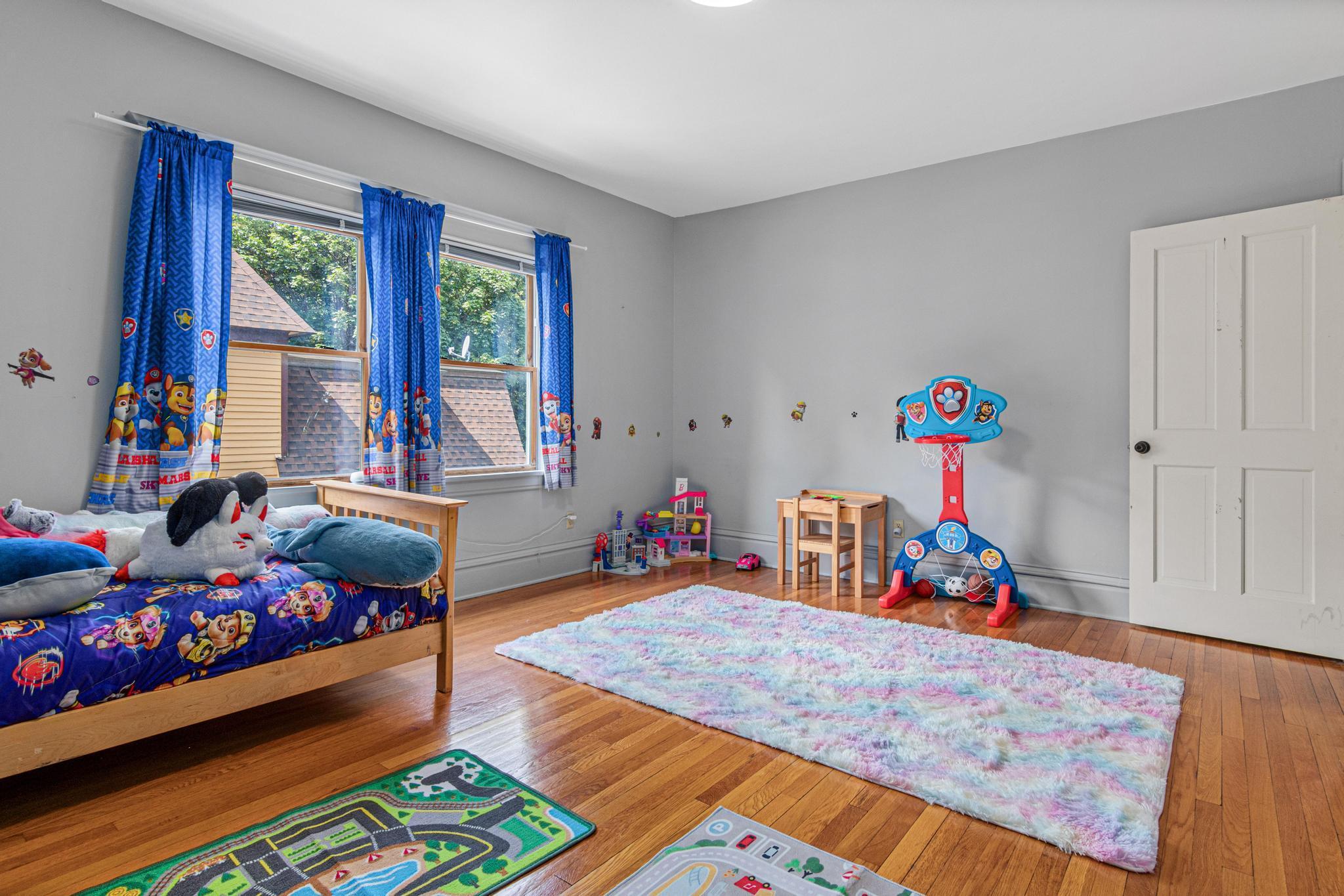553 Sherburne Avenue Property Photo 26
