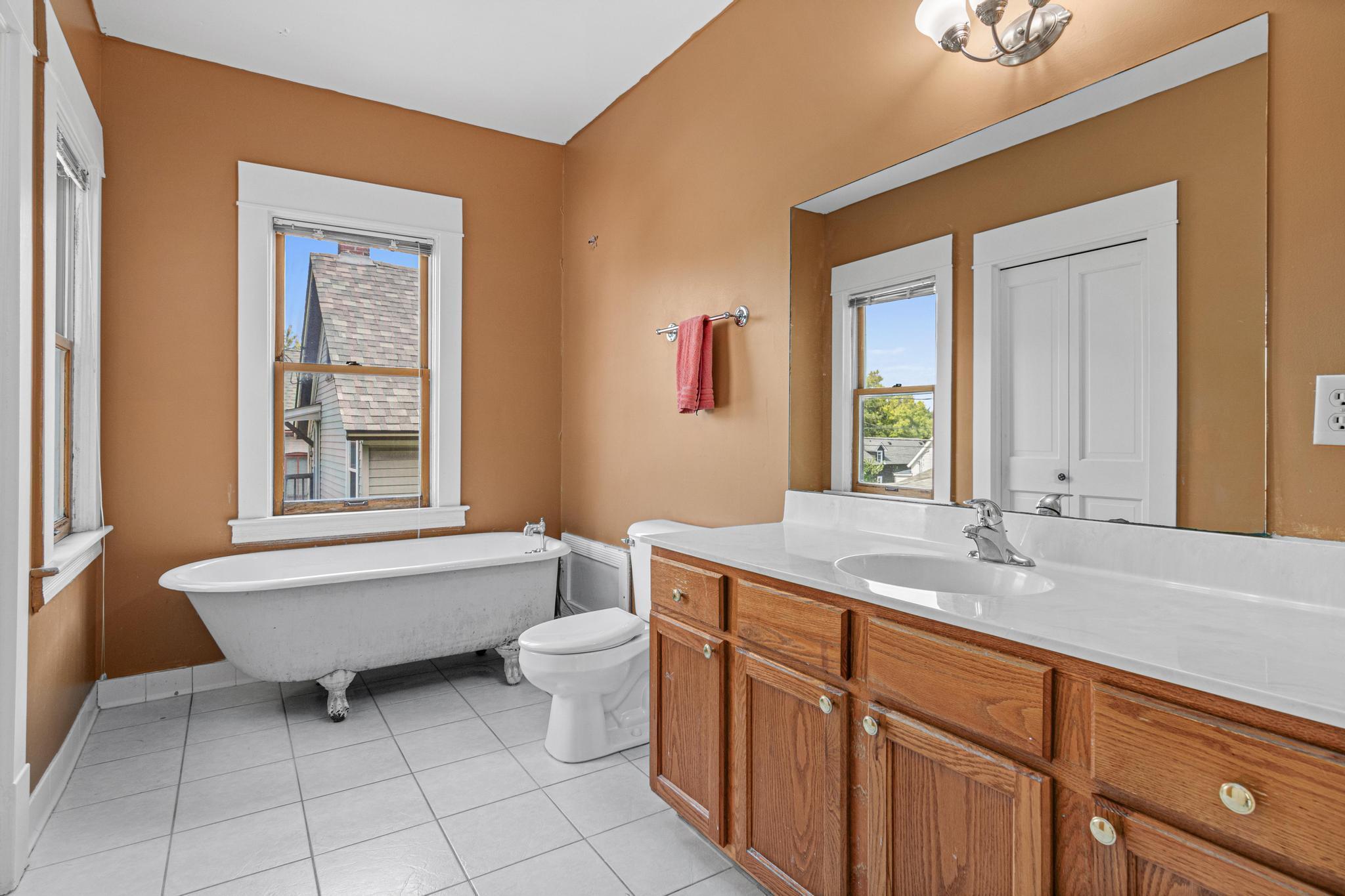 553 Sherburne Avenue Property Photo 36