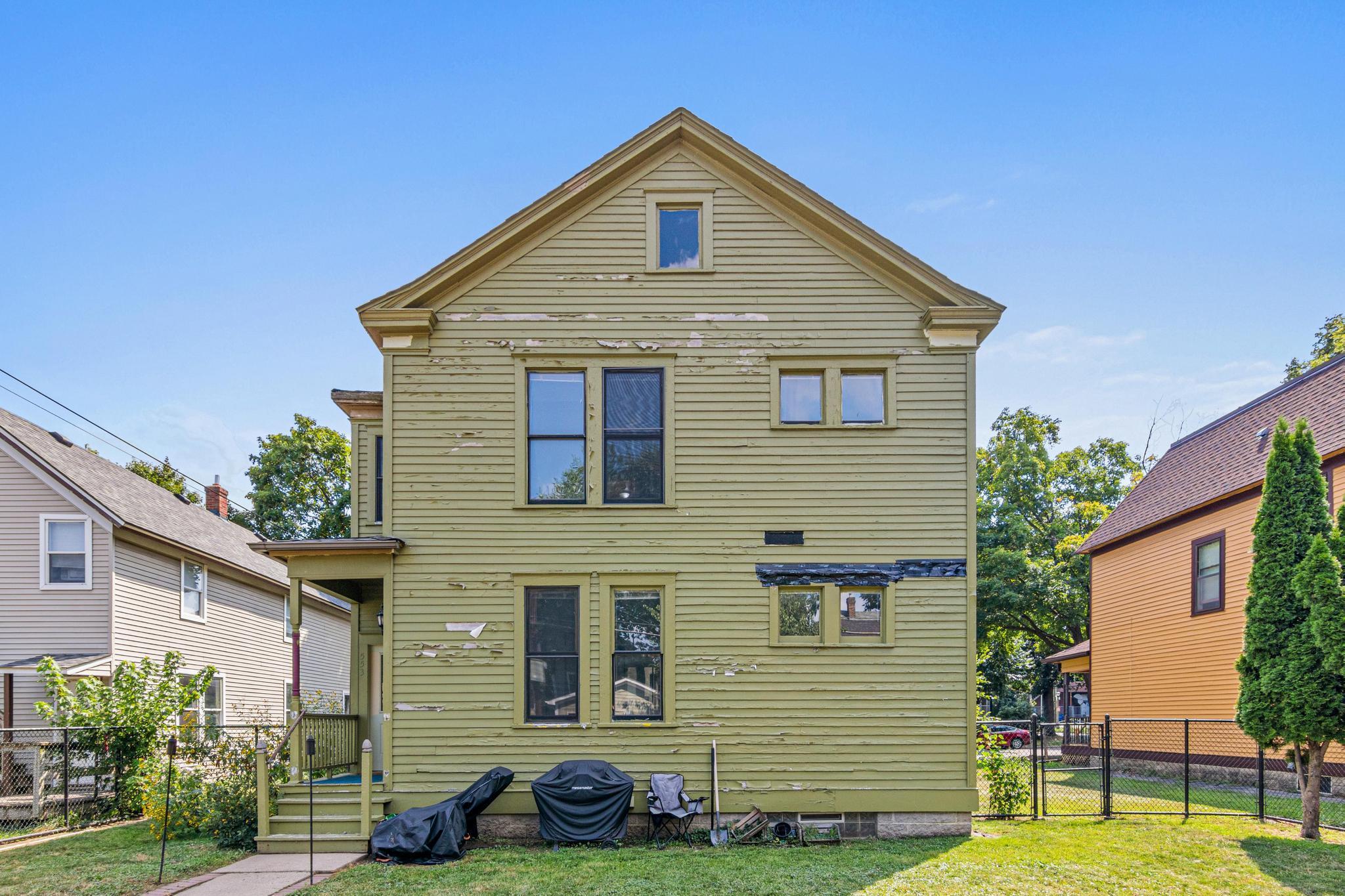 553 Sherburne Avenue Property Photo 45