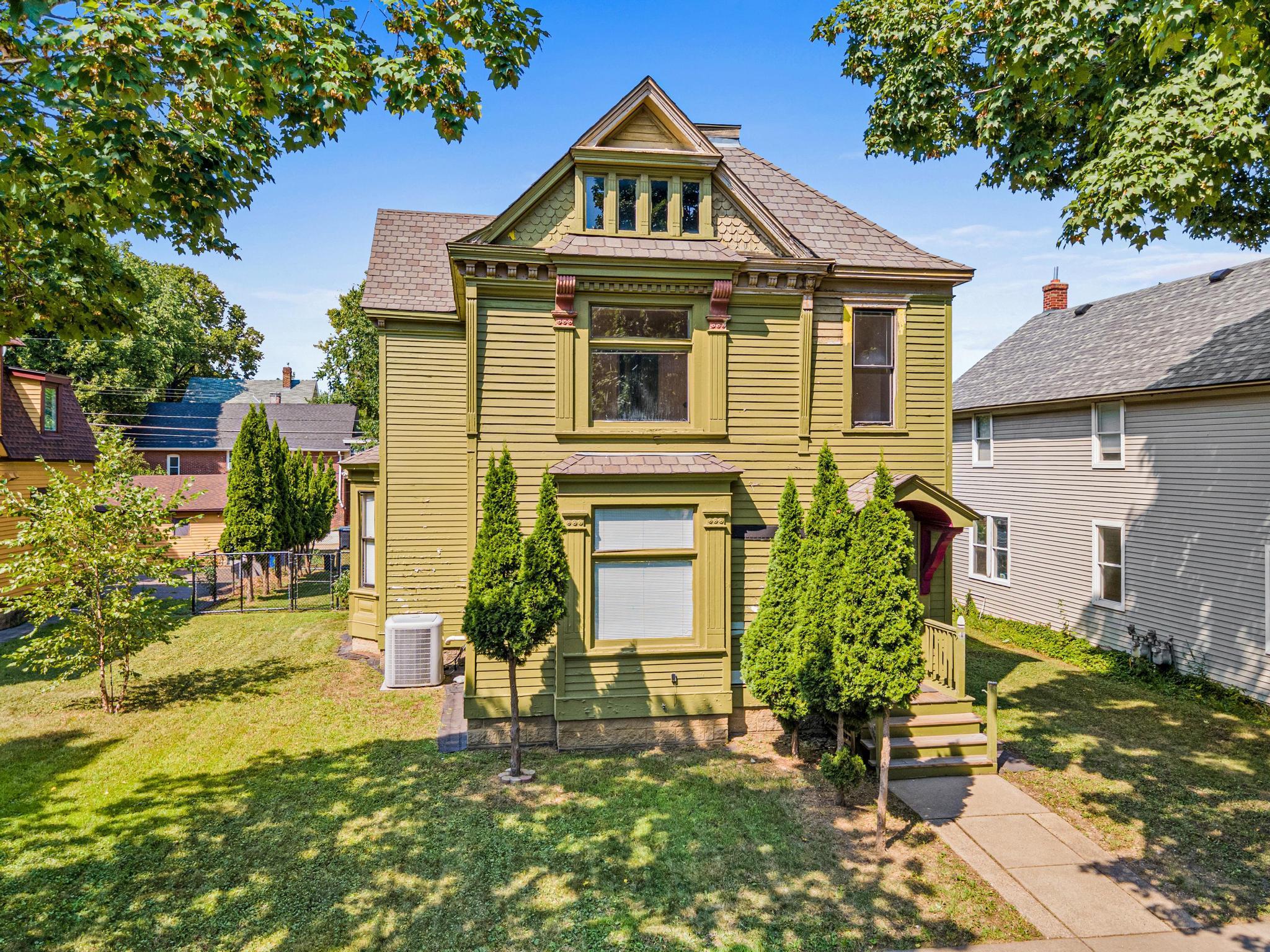 553 Sherburne Avenue Property Photo 47