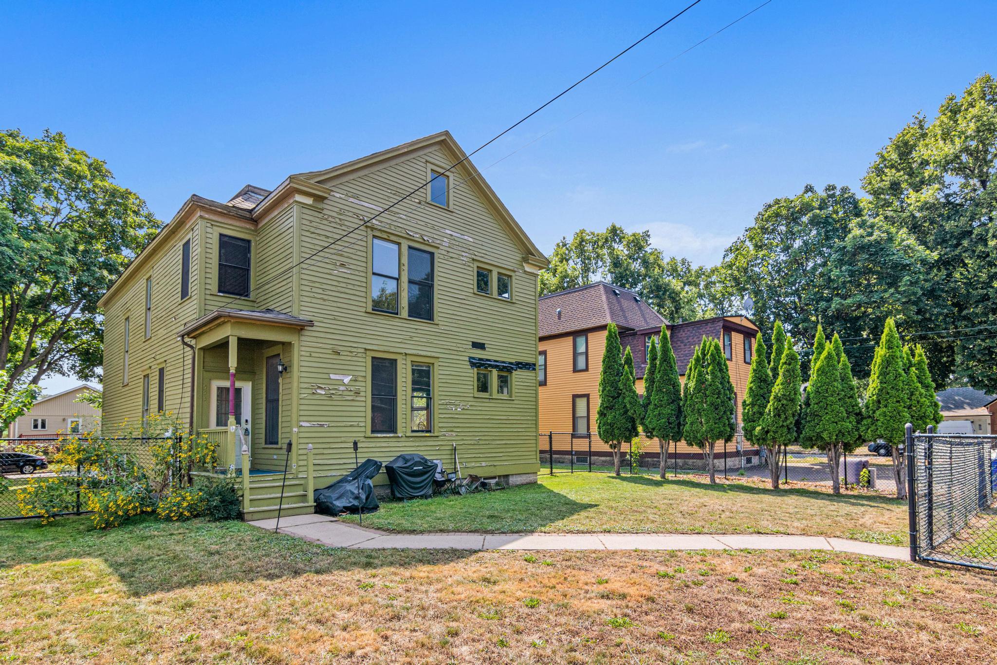 553 Sherburne Avenue Property Photo 49