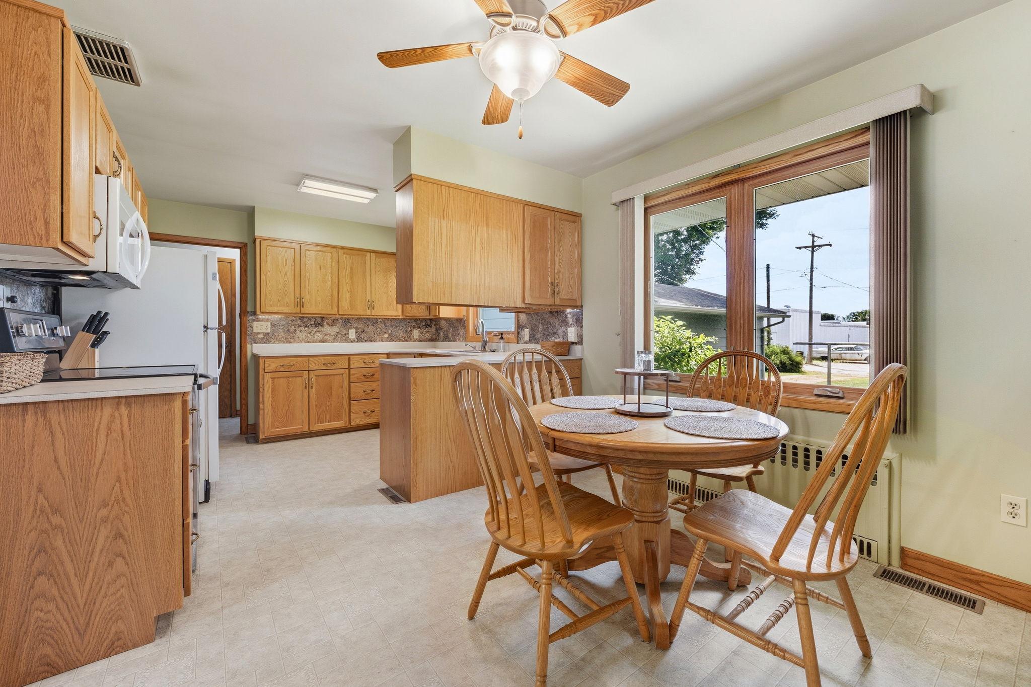 520 2nd Street E Property Photo 9