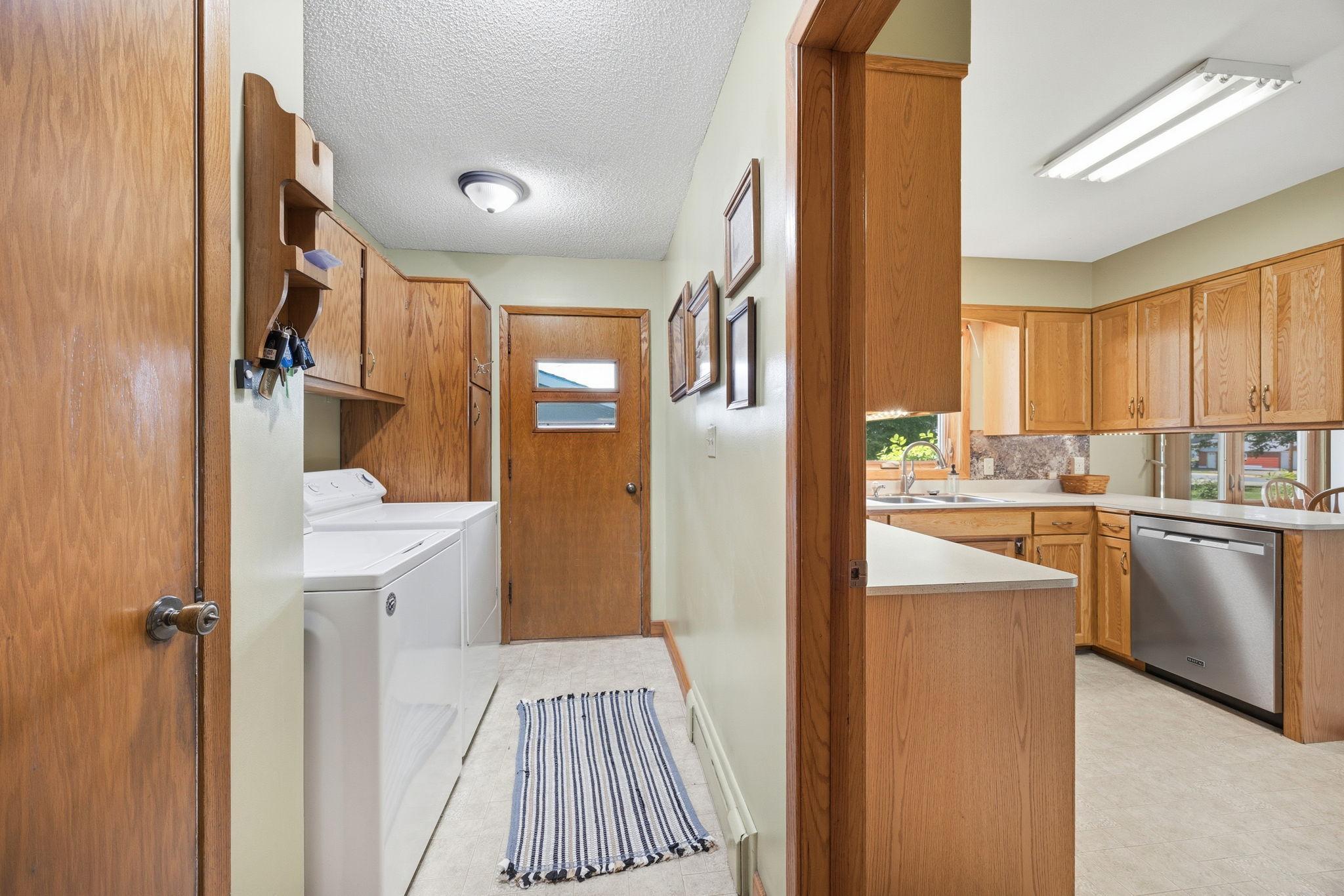 520 2nd Street E Property Photo 14