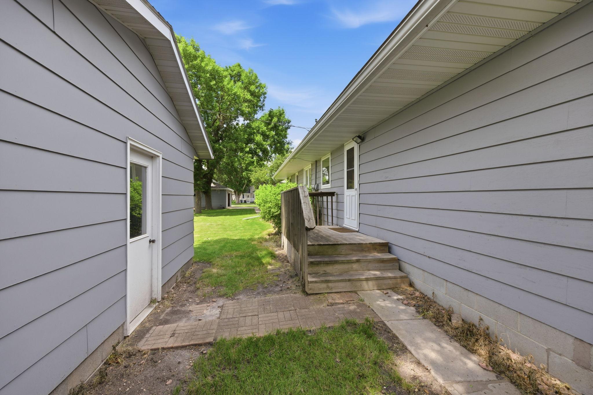 520 2nd Street E Property Photo 20