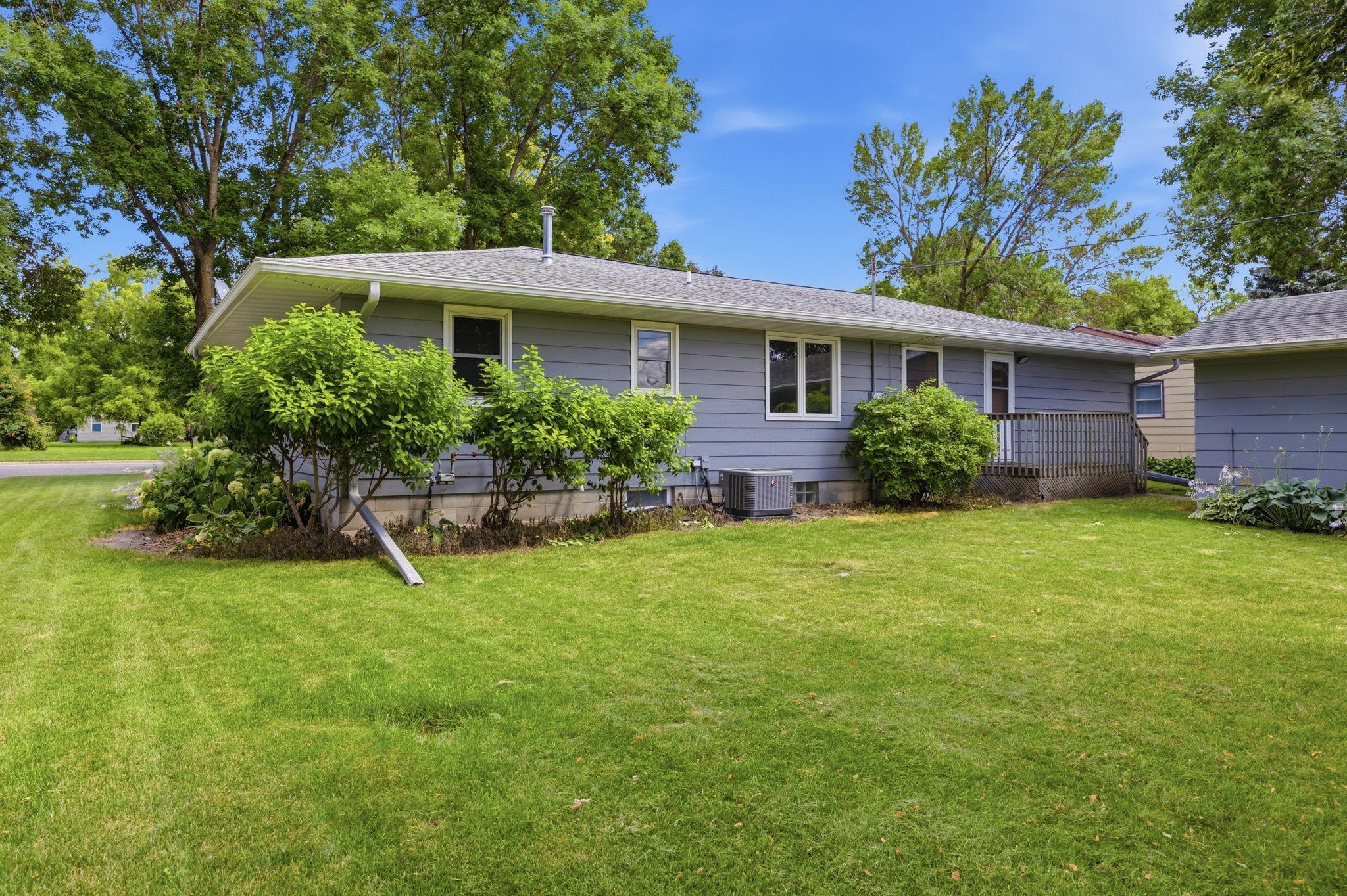 520 2nd Street E Property Photo 22