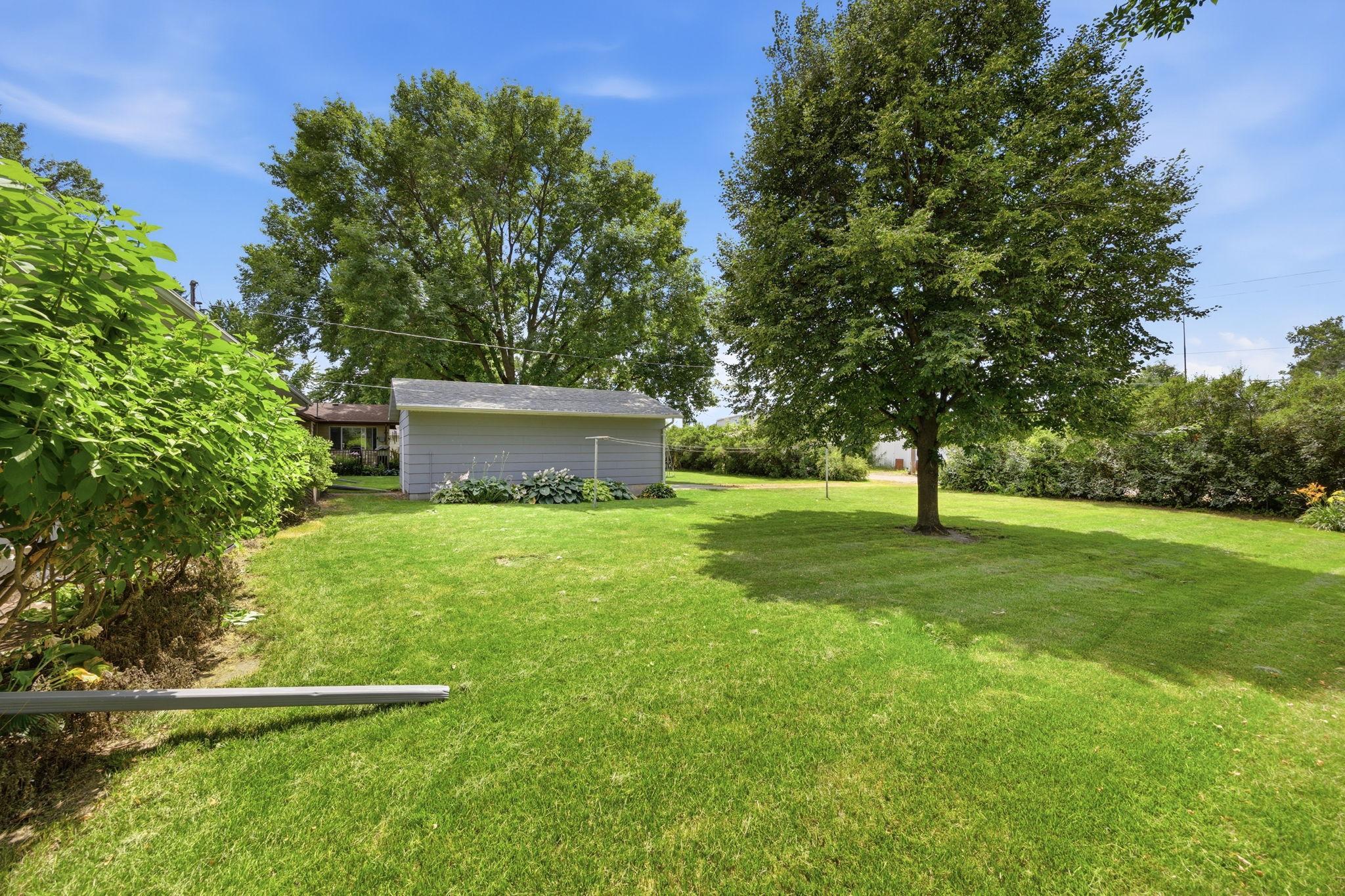 520 2nd Street E Property Photo 23