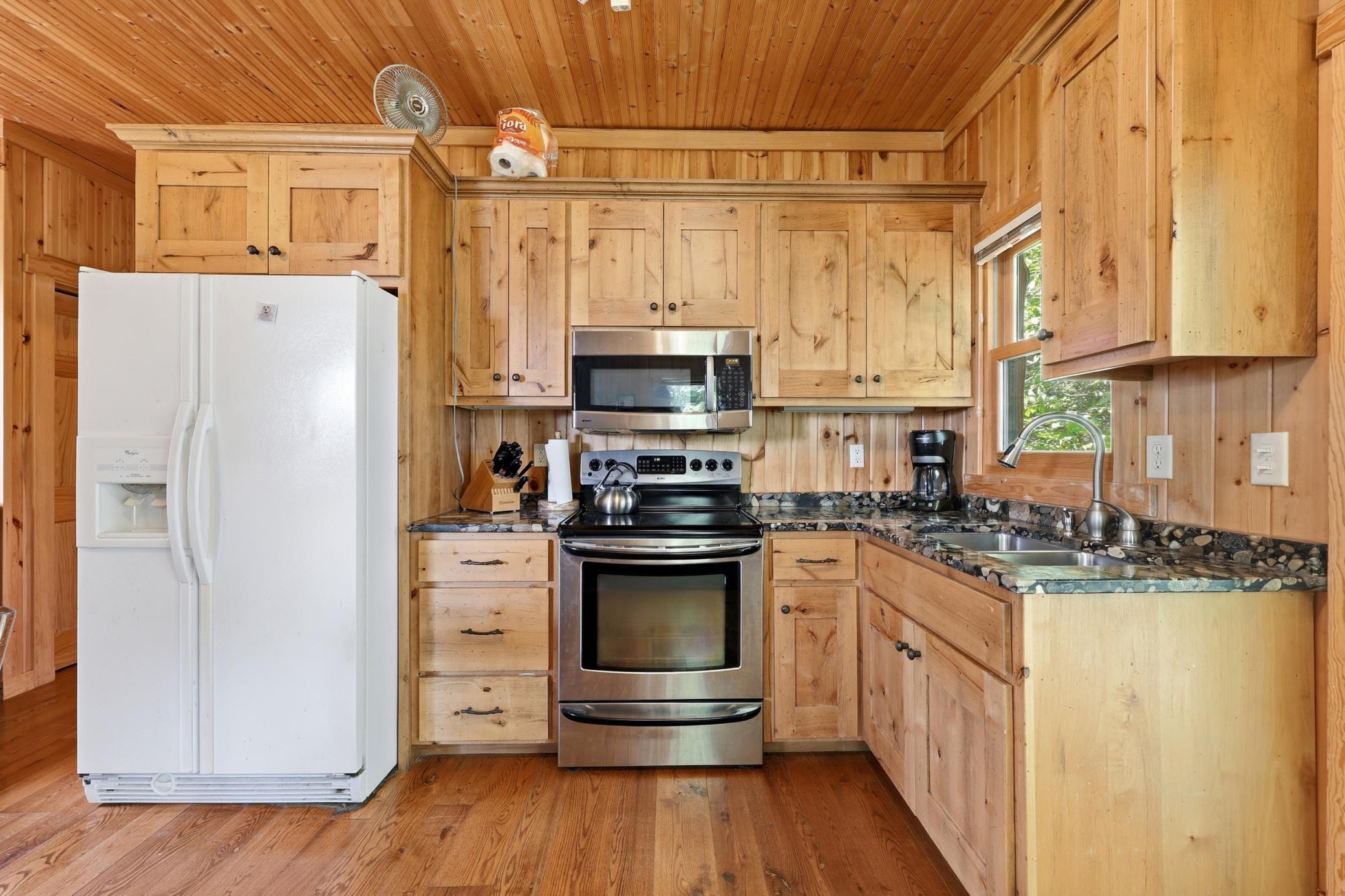 20705 W Toad Lake Drive Property Photo 11