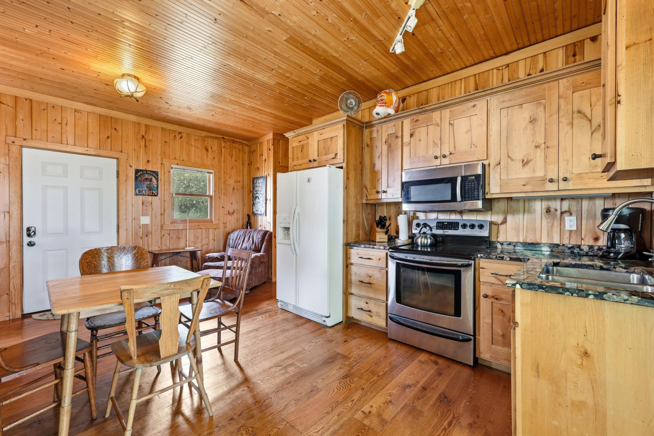 20705 W Toad Lake Drive Property Photo 12
