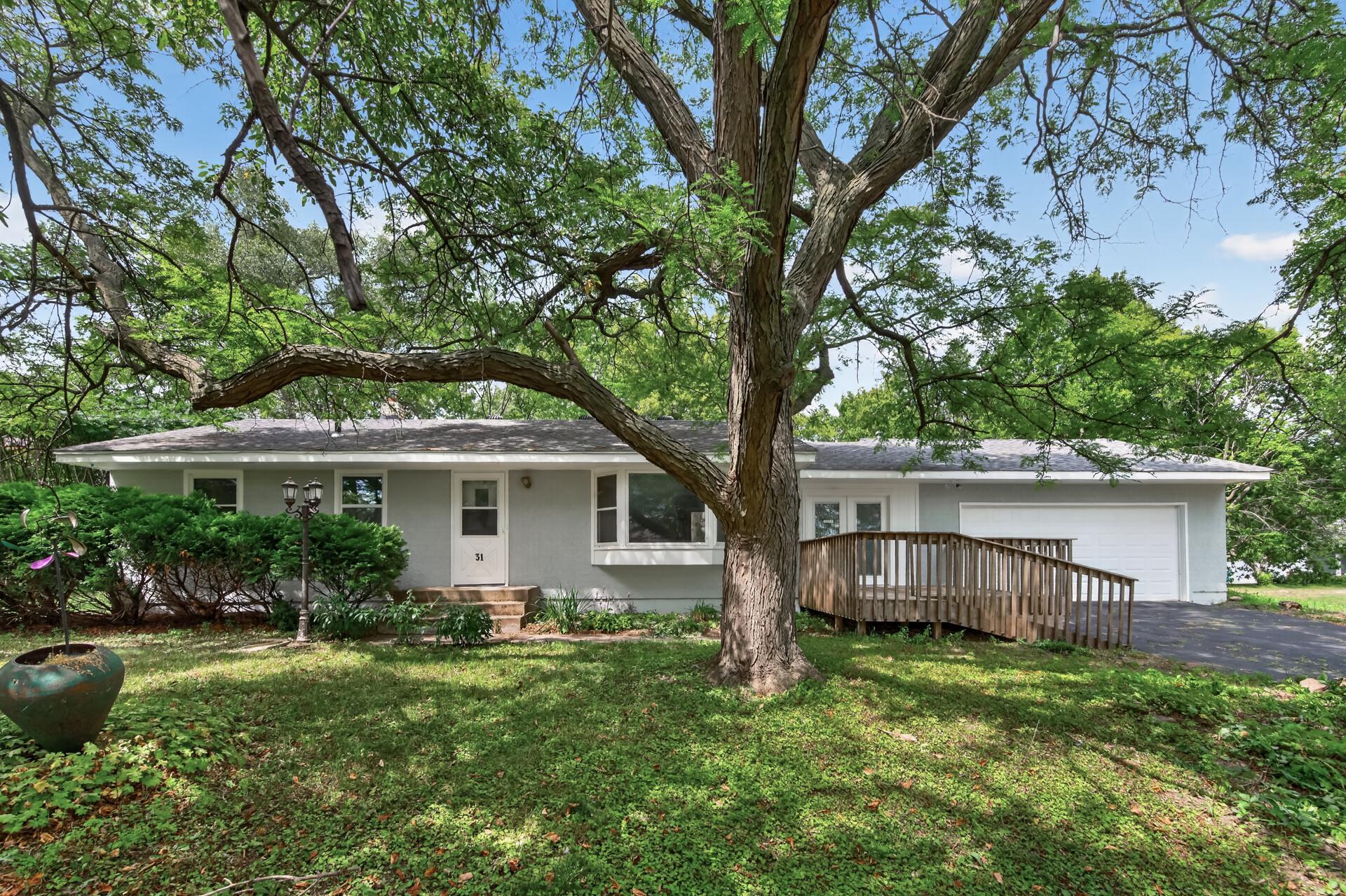 31 Demont Avenue E