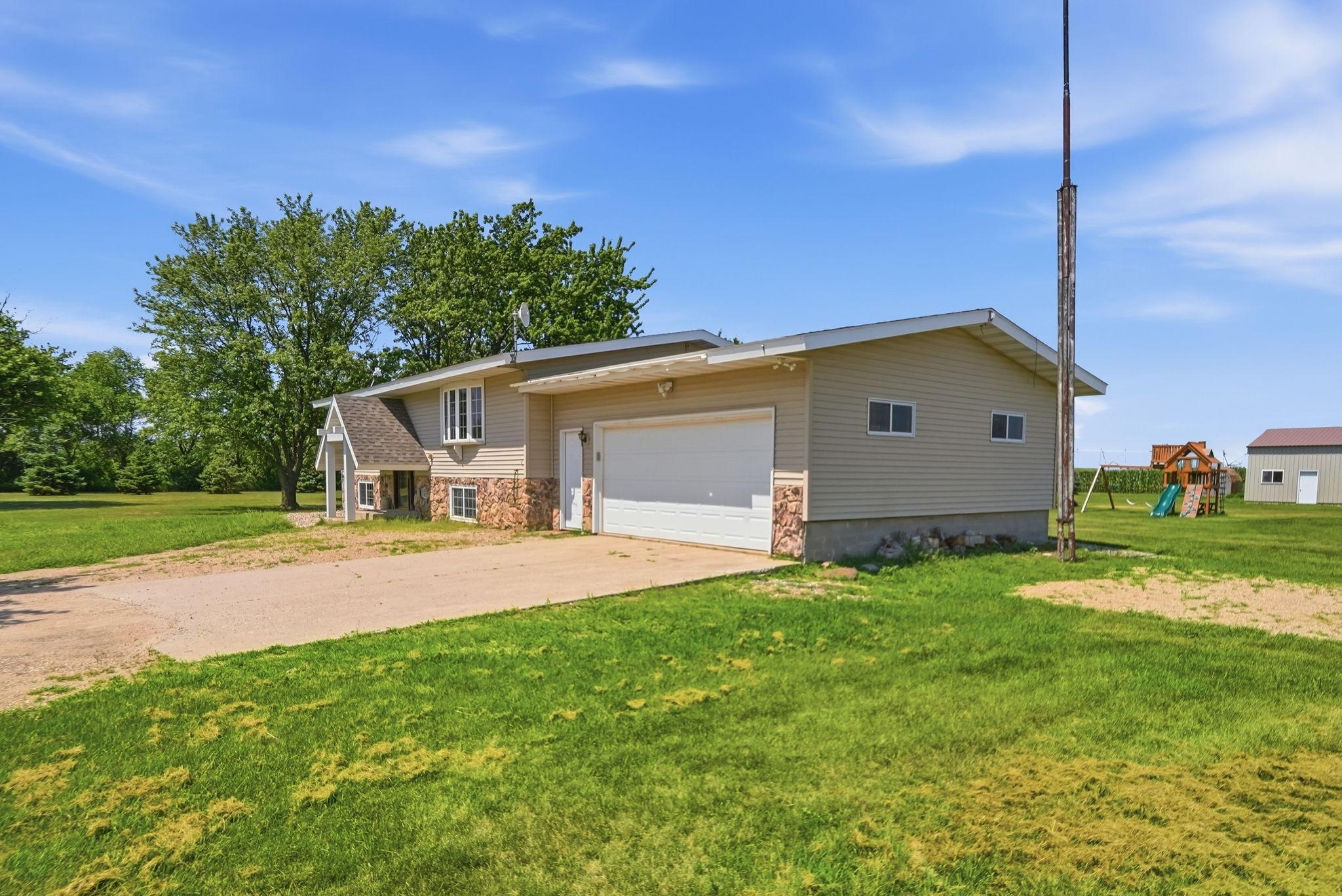 42684 245th Street Property Photo 17