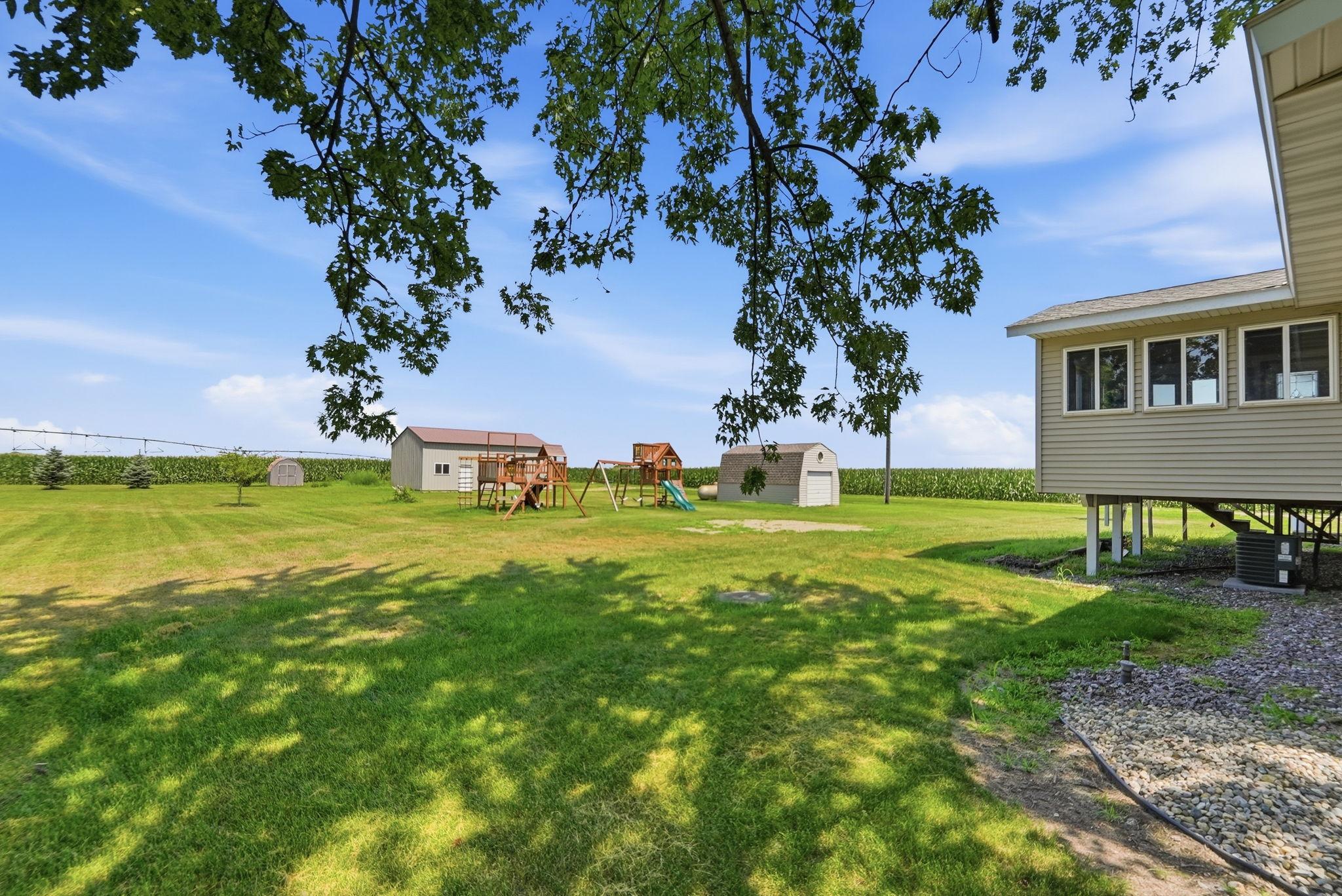 42684 245th Street Property Photo 22