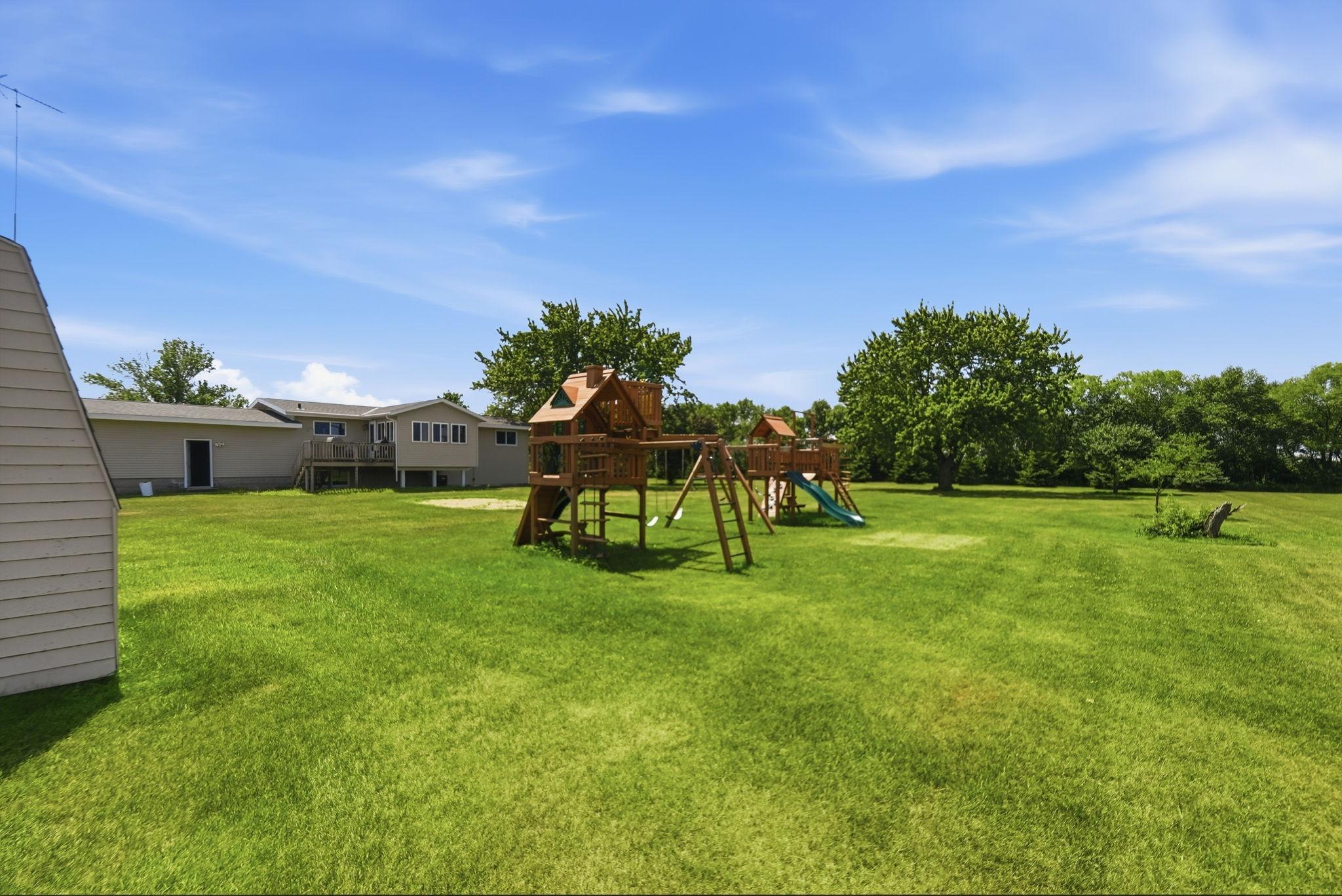 42684 245th Street Property Photo 24