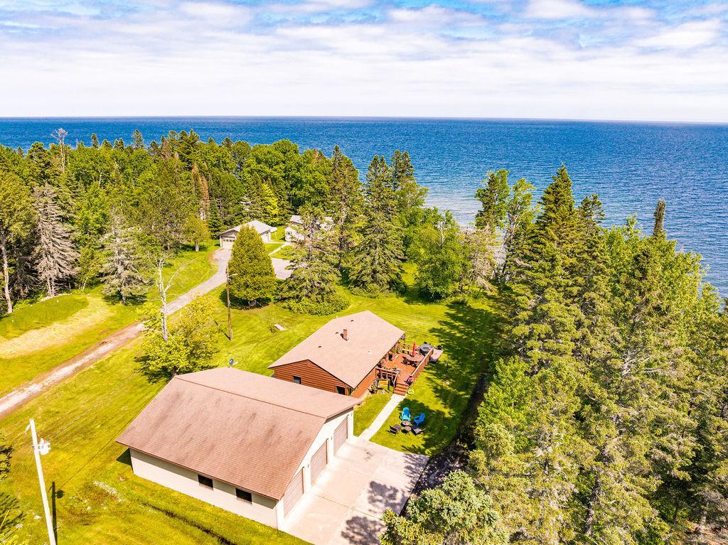 1690 Highway 61 Property Photo 1