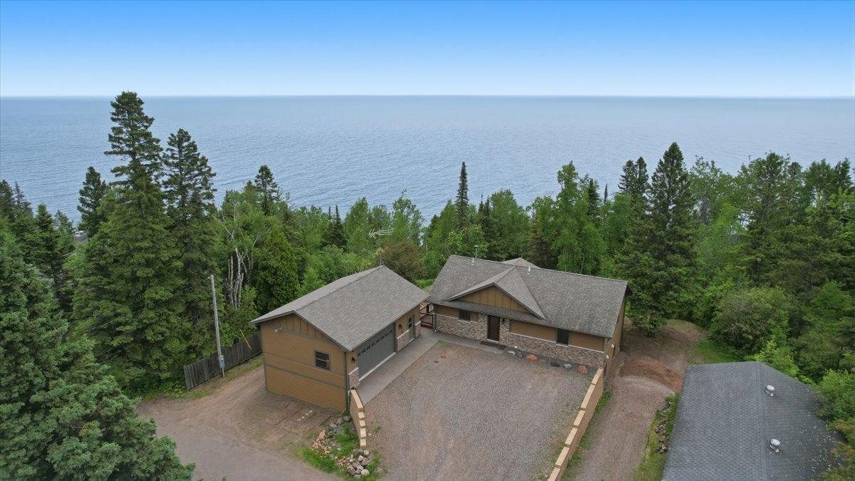 828 Slater Drive Property Photo 1