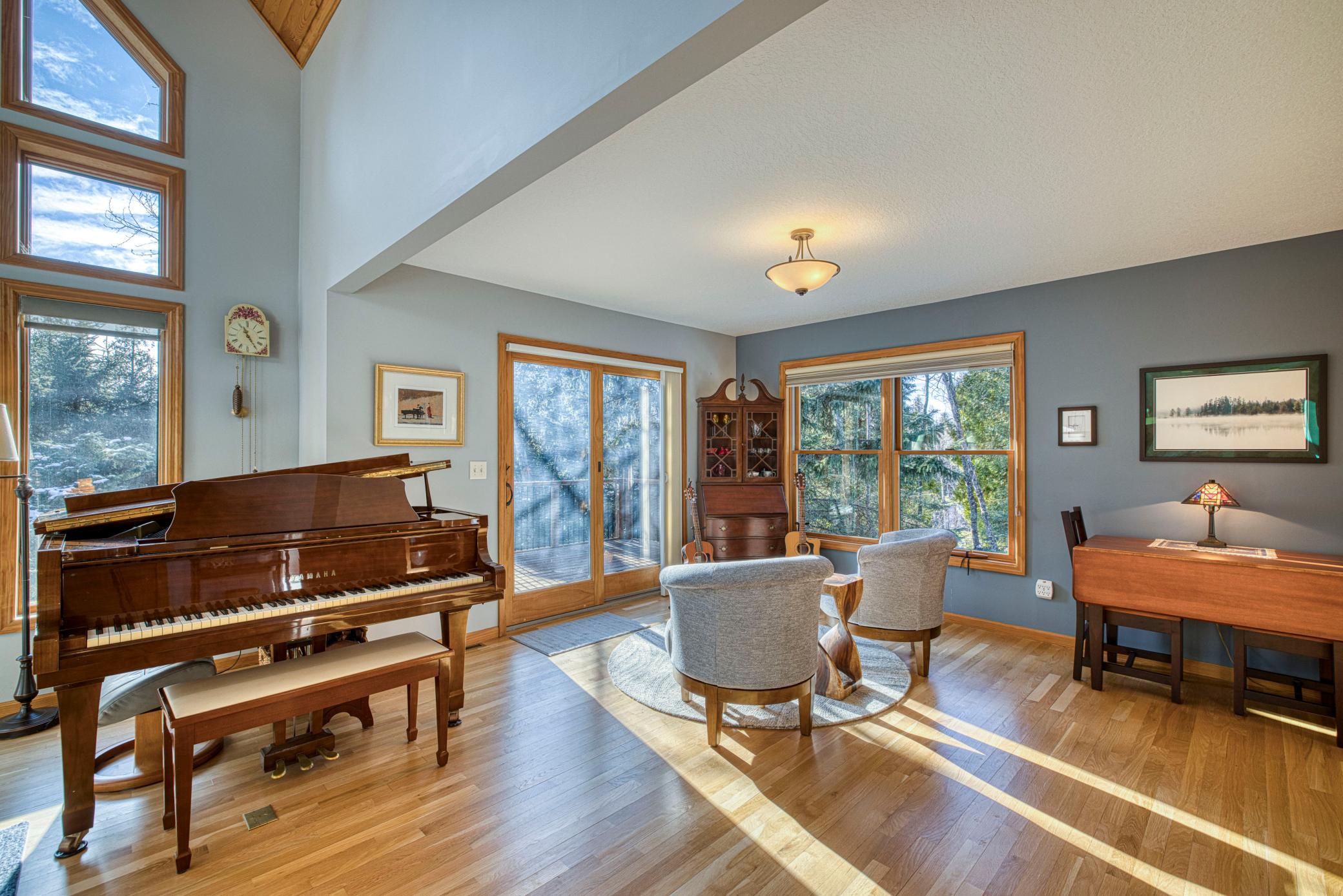 2472 Cliff View Circle Property Photo 9