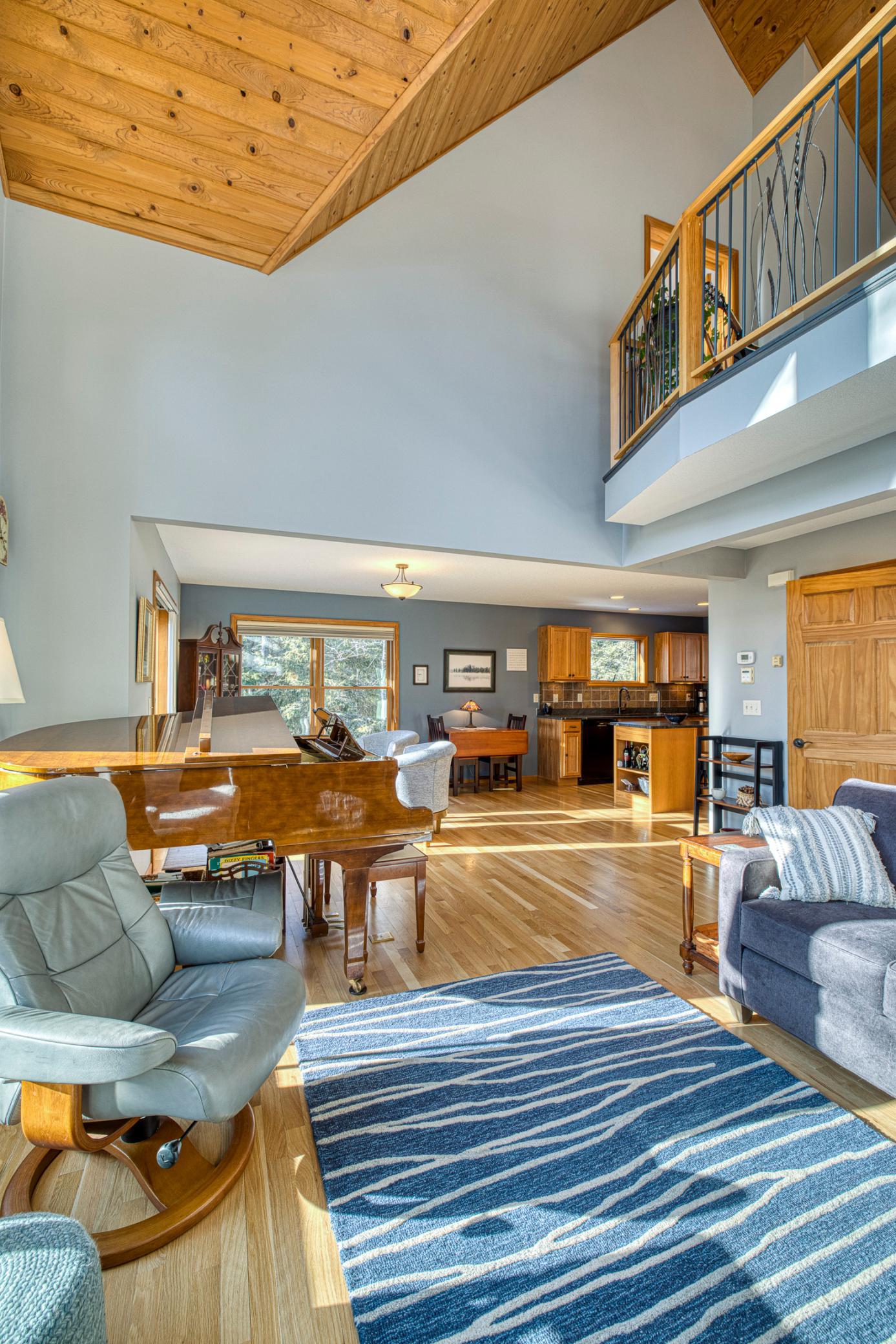 2472 Cliff View Circle Property Photo 15