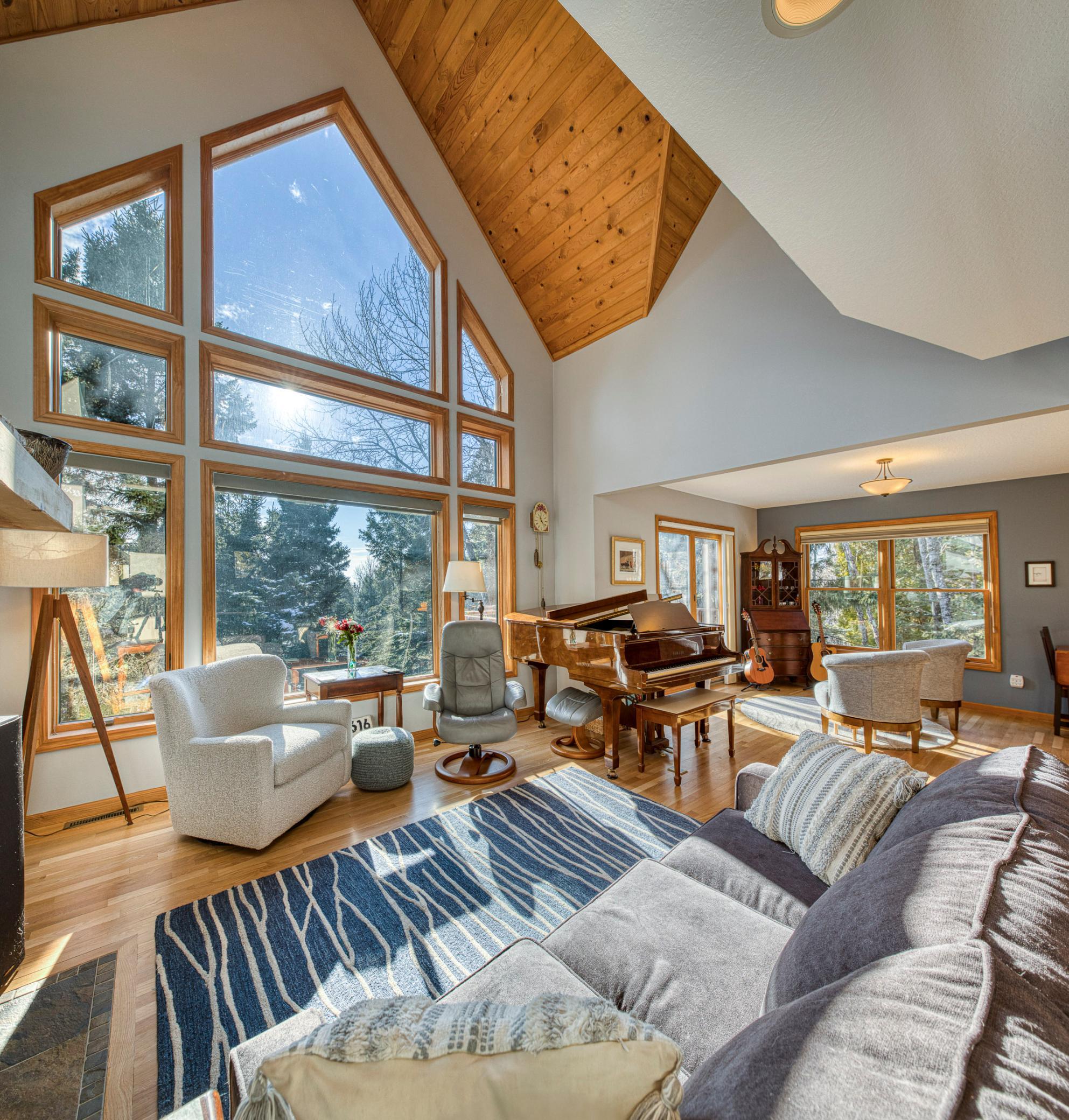 2472 Cliff View Circle Property Photo 17