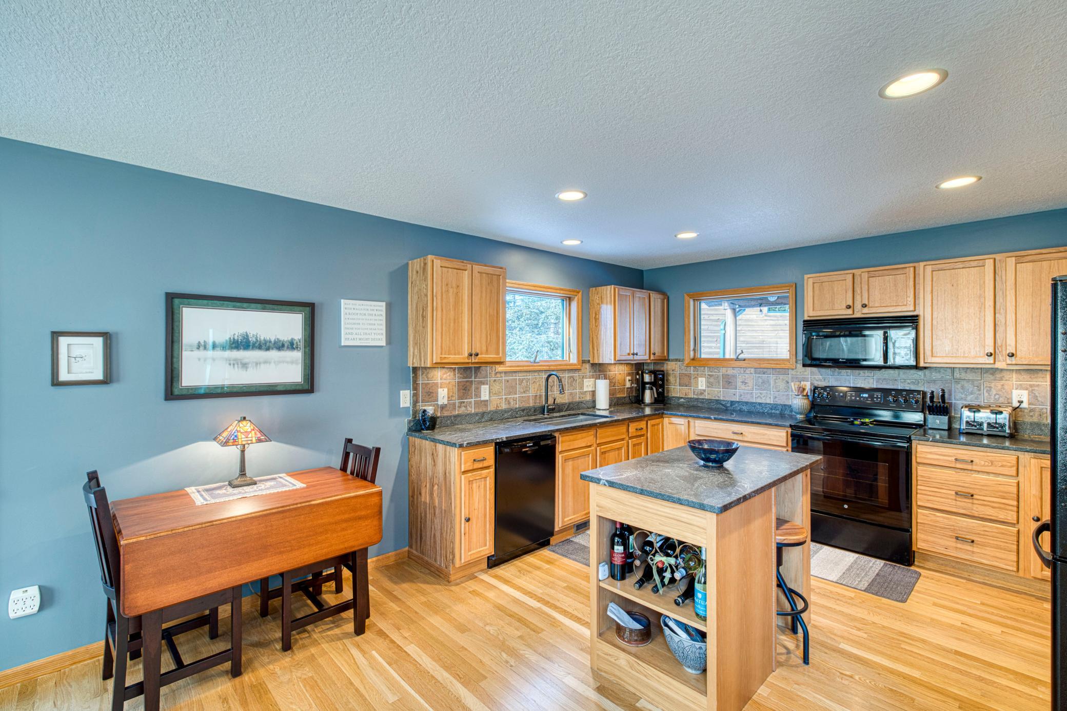 2472 Cliff View Circle Property Photo 18