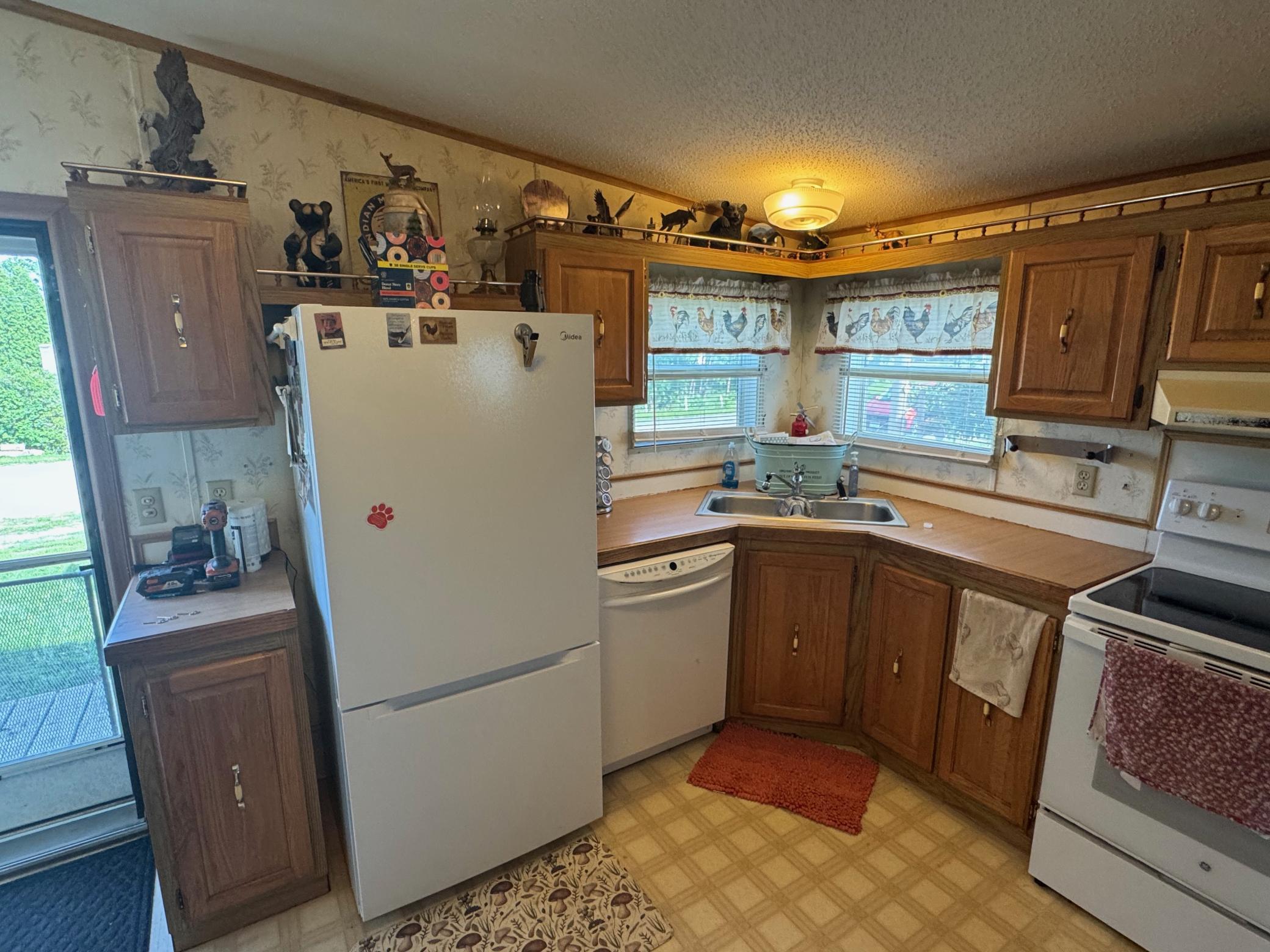 12239 4th Street Property Photo 6