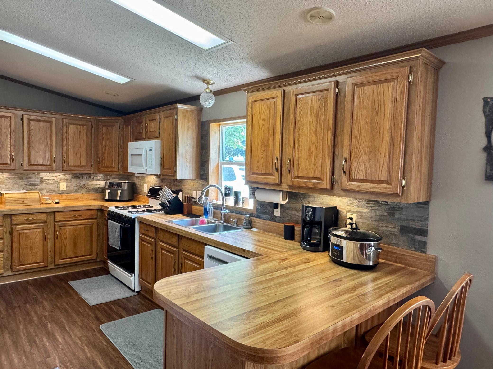 1206 Viking Drive Property Photo 6