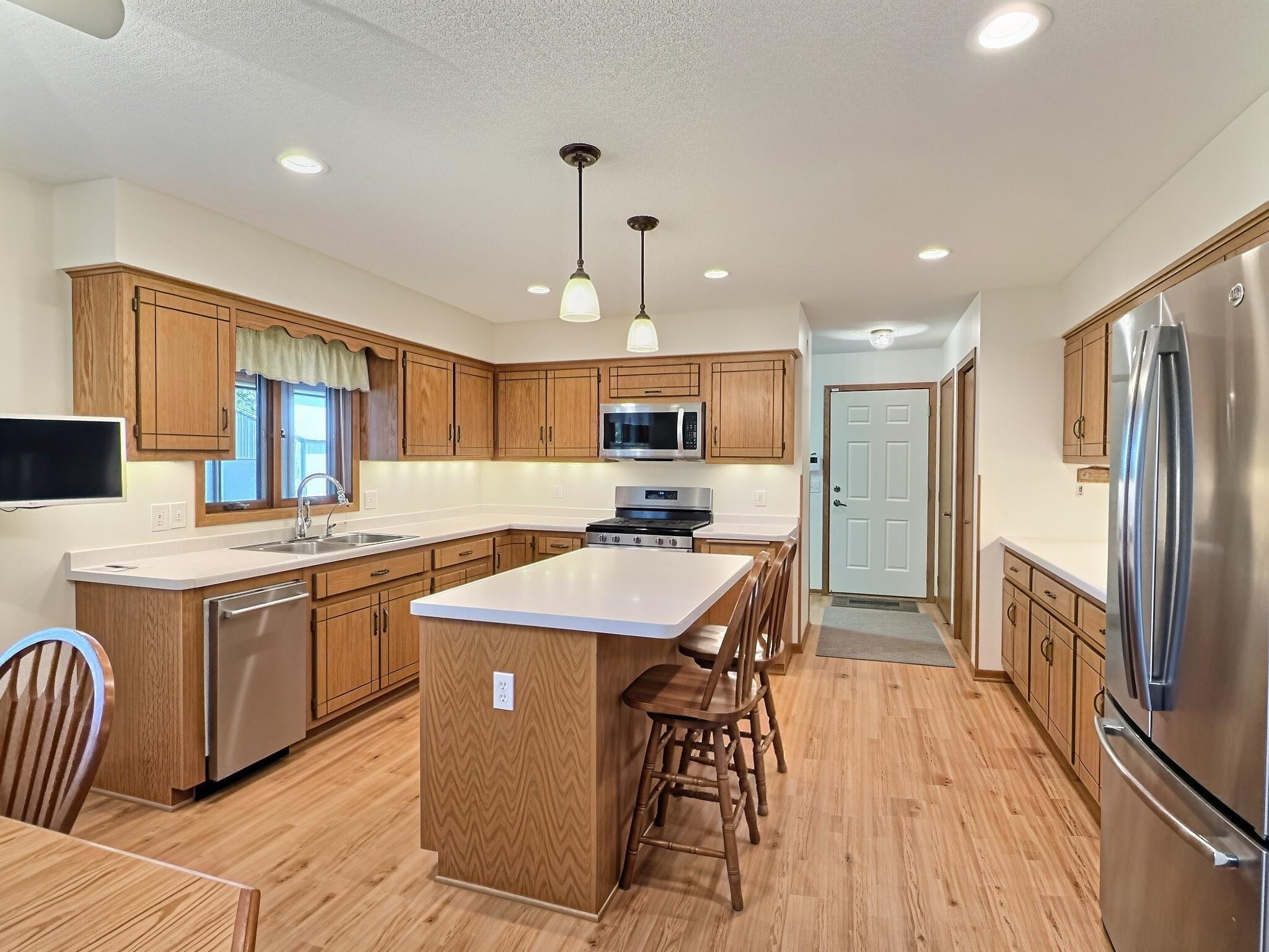 10 George Street E Property Photo 5