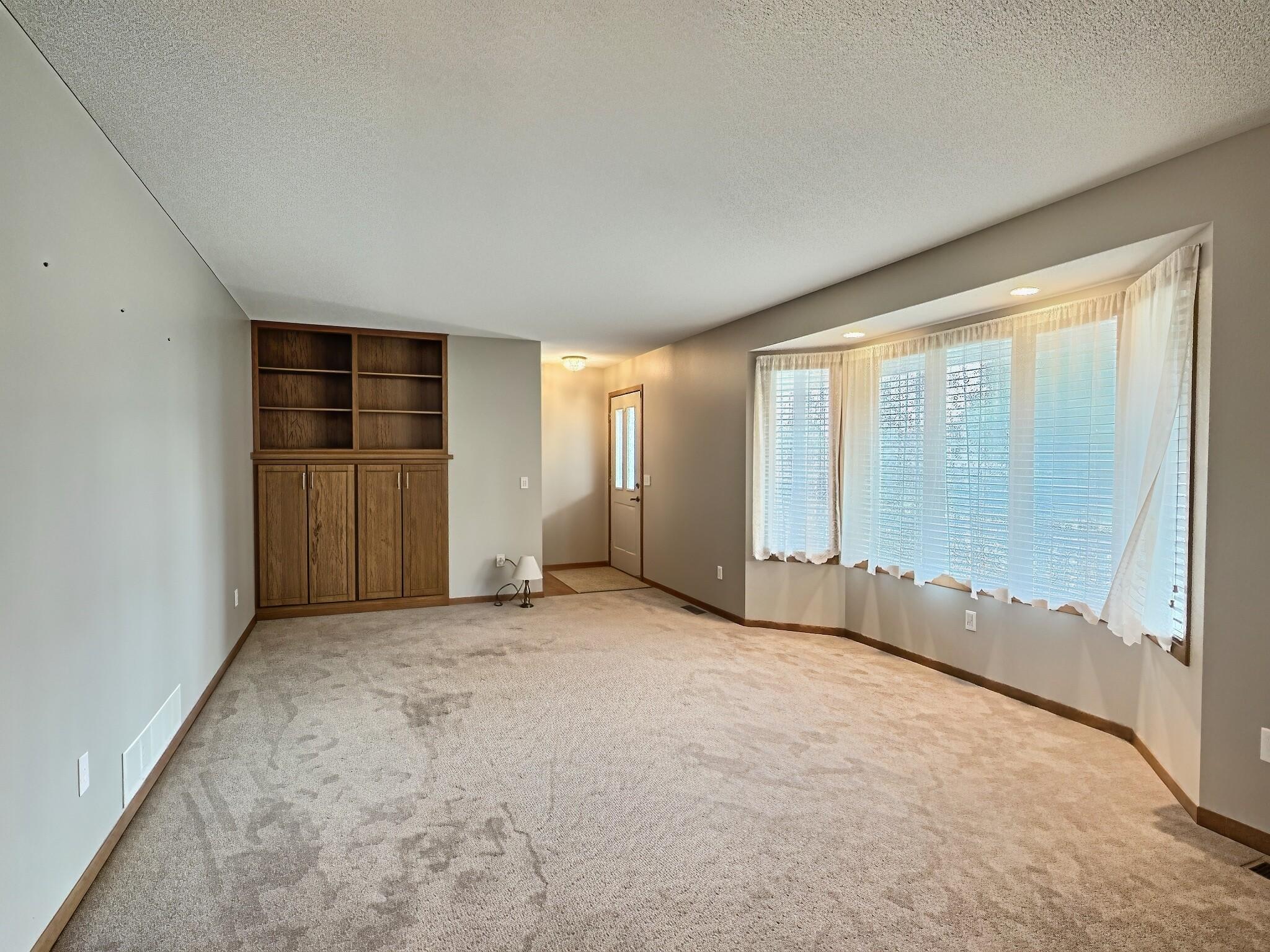 10 George Street E Property Photo 8