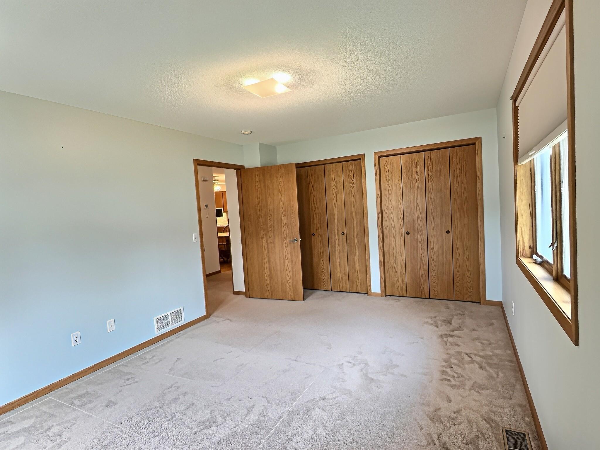 10 George Street E Property Photo 12