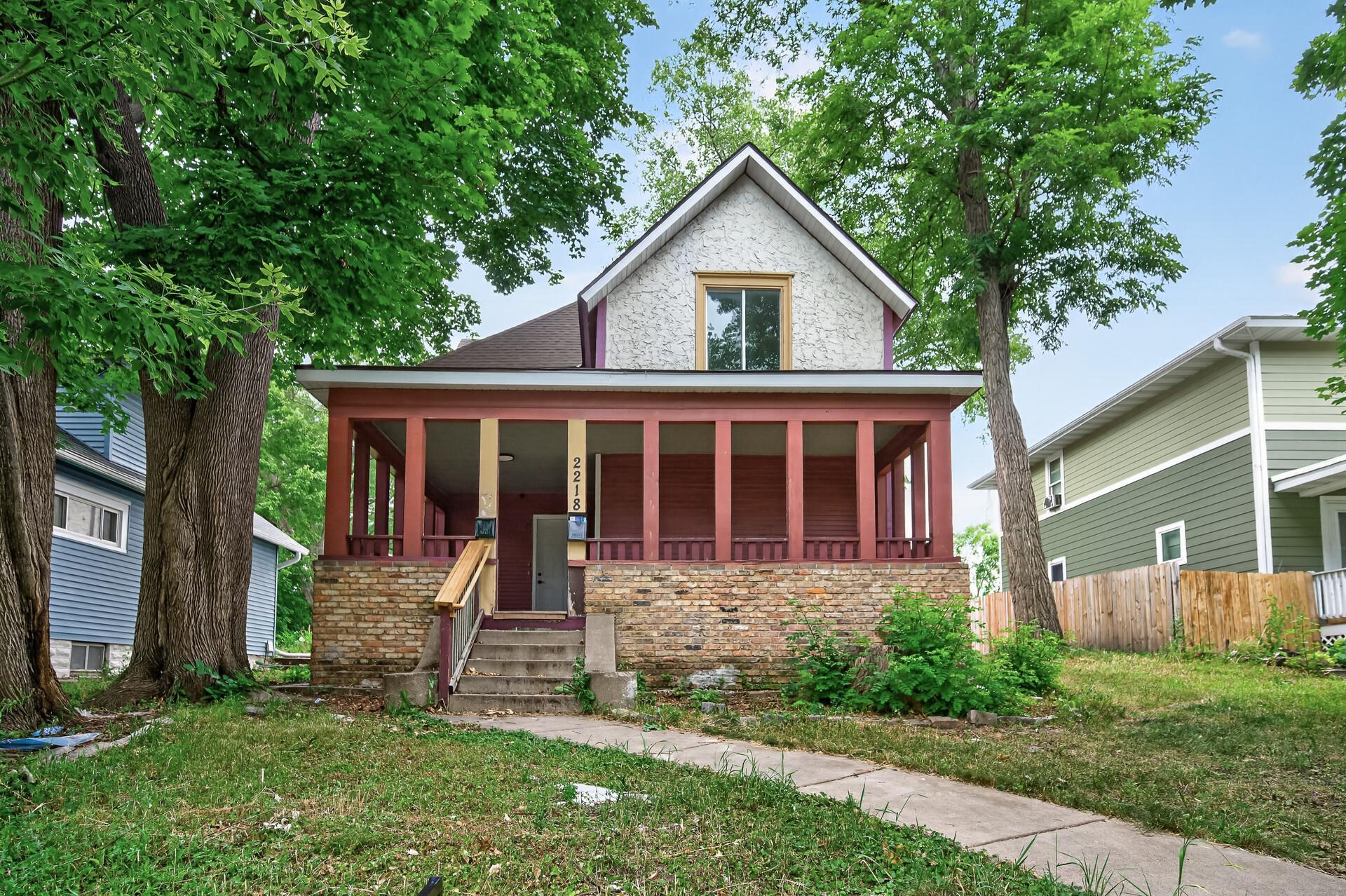 2218 Irving Avenue N Property Photo 1