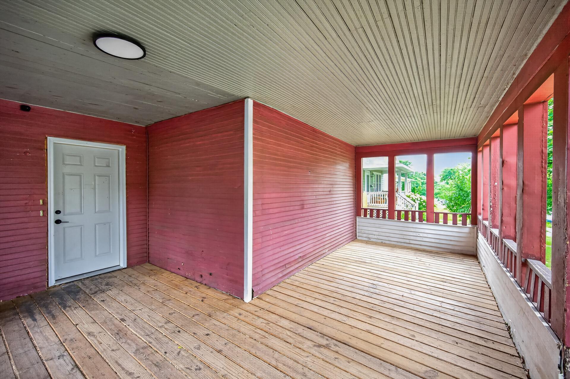 2218 Irving Avenue N Property Photo 29