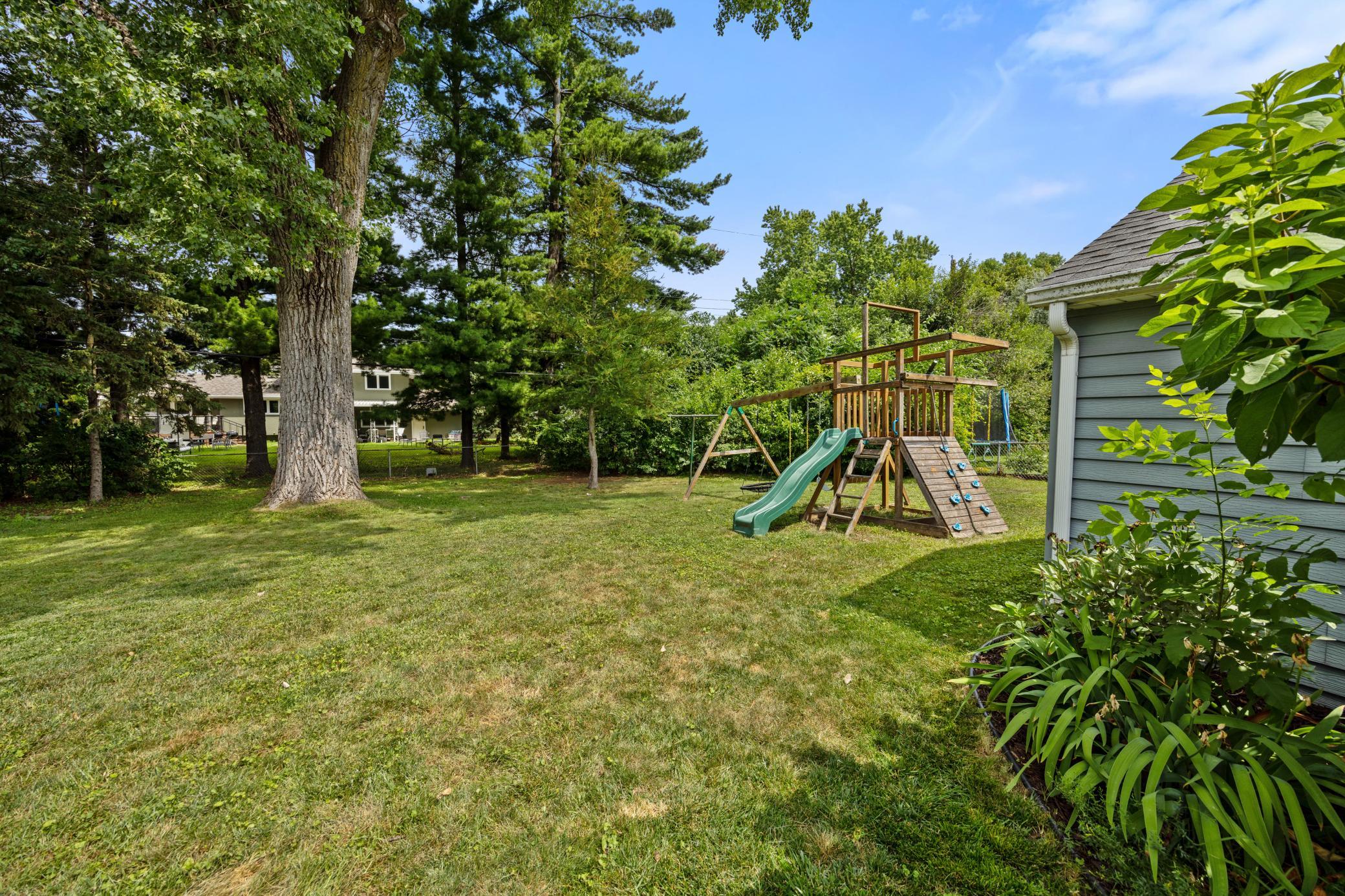 891 Edgewater Avenue Property Photo 20