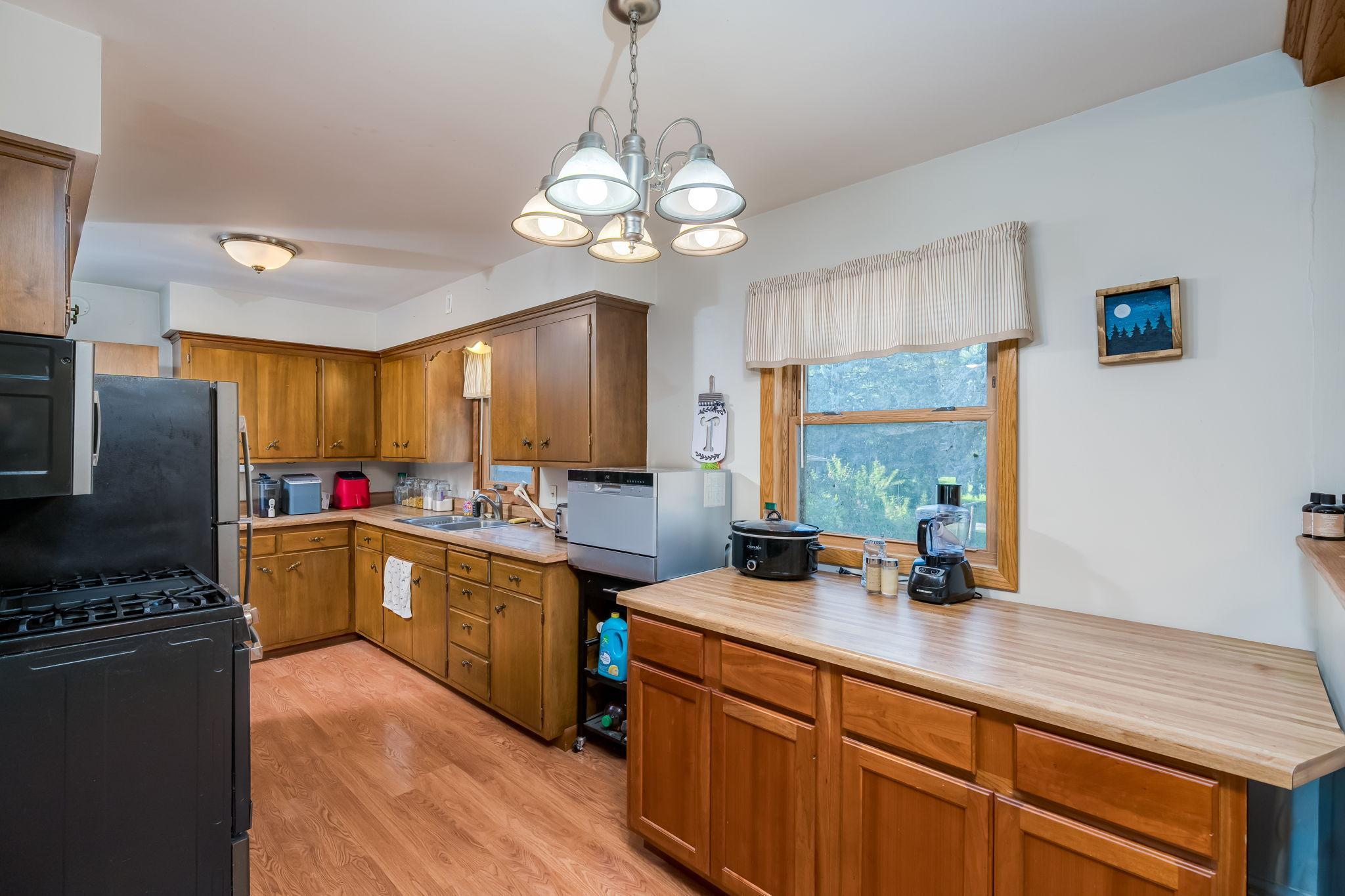 210 Walnut Avenue Property Photo 6