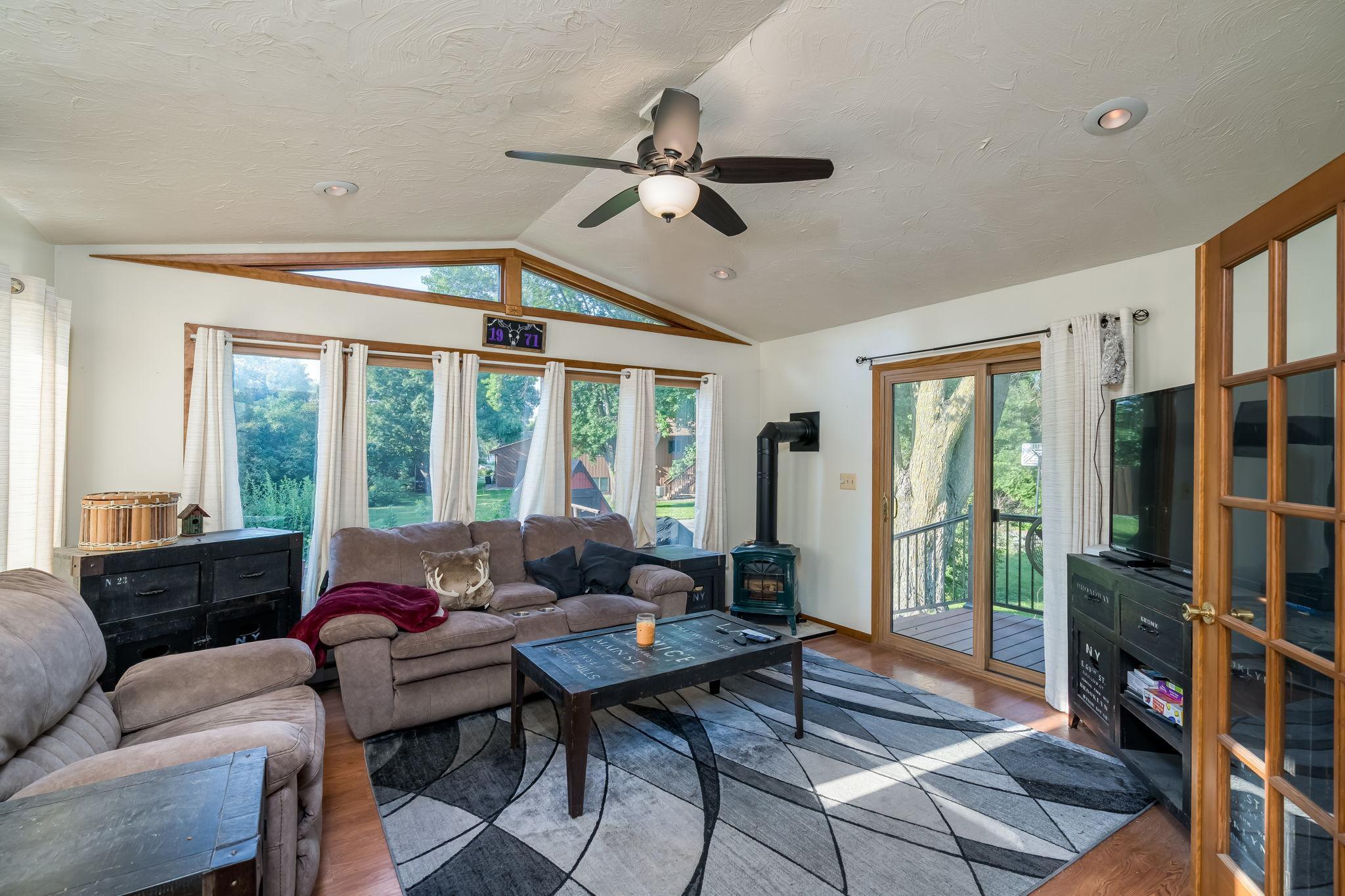 210 Walnut Avenue Property Photo 14