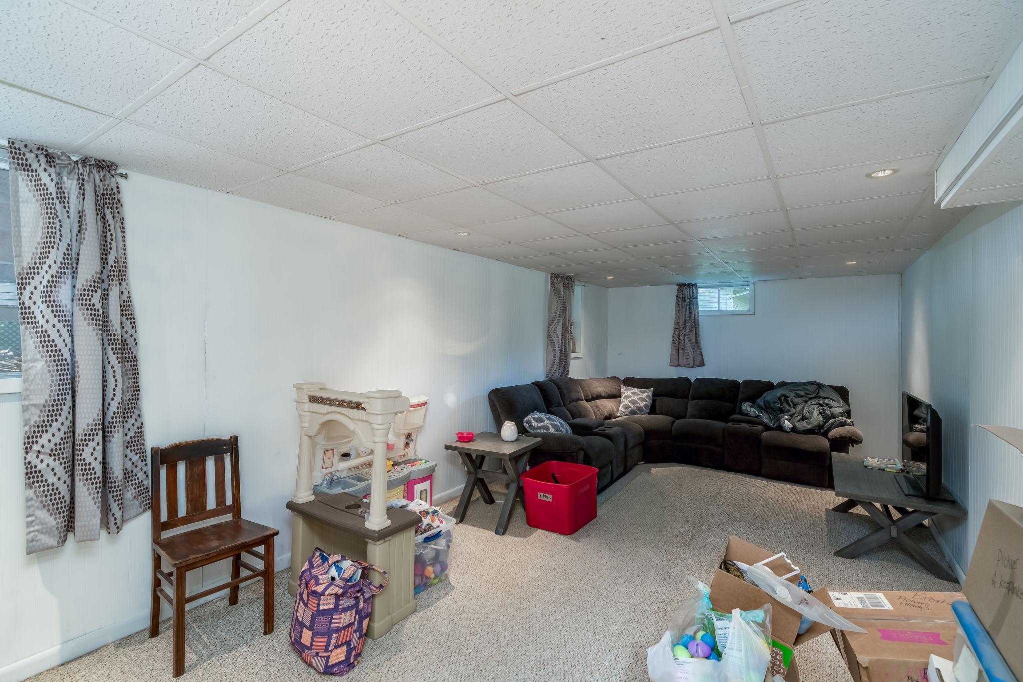 210 Walnut Avenue Property Photo 24