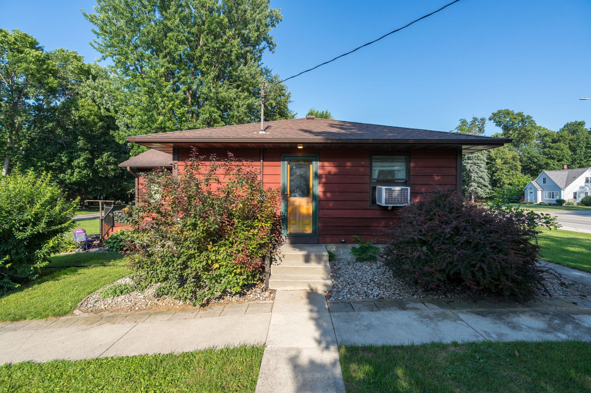 210 Walnut Avenue Property Photo 32