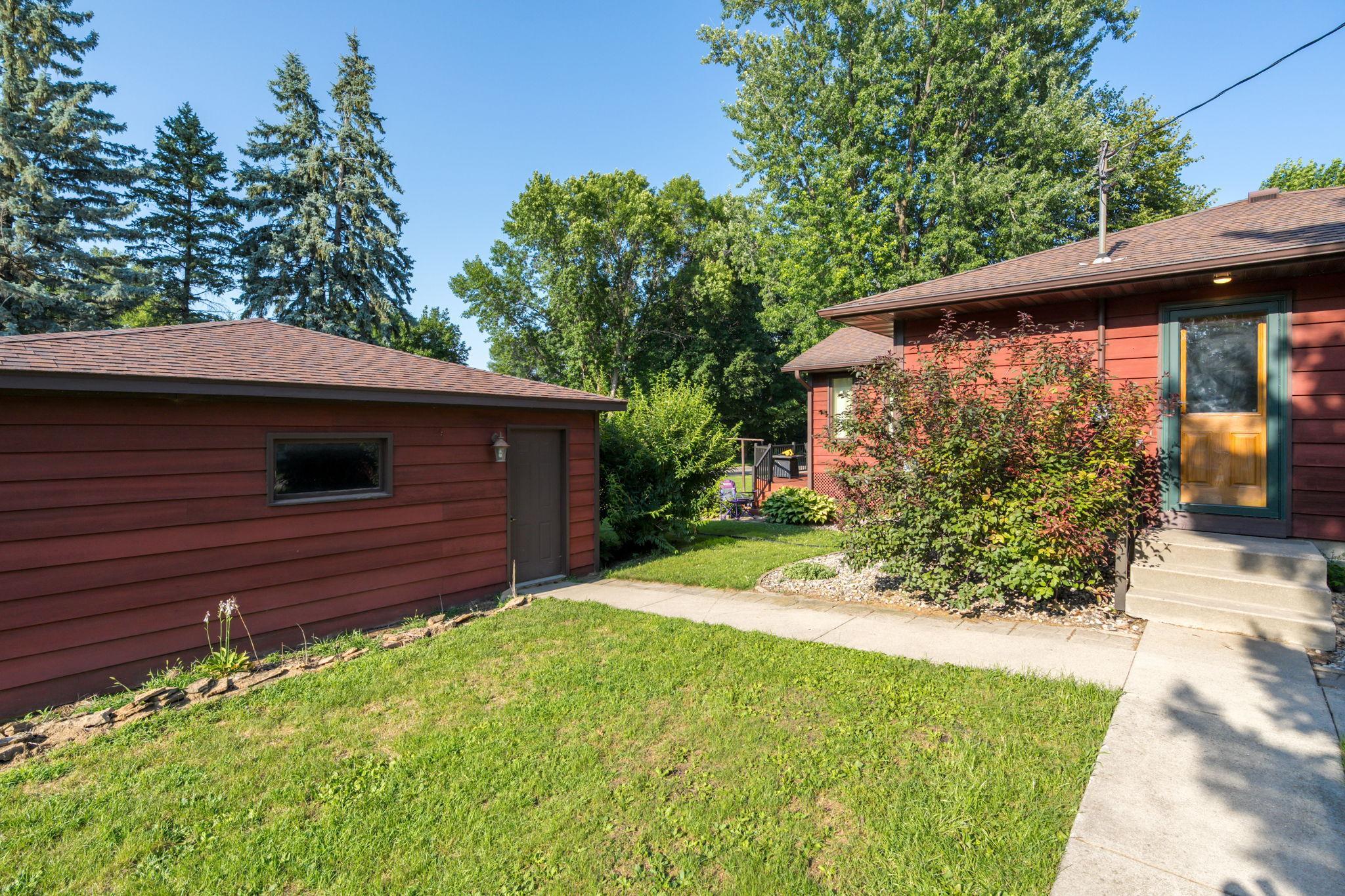 210 Walnut Avenue Property Photo 33