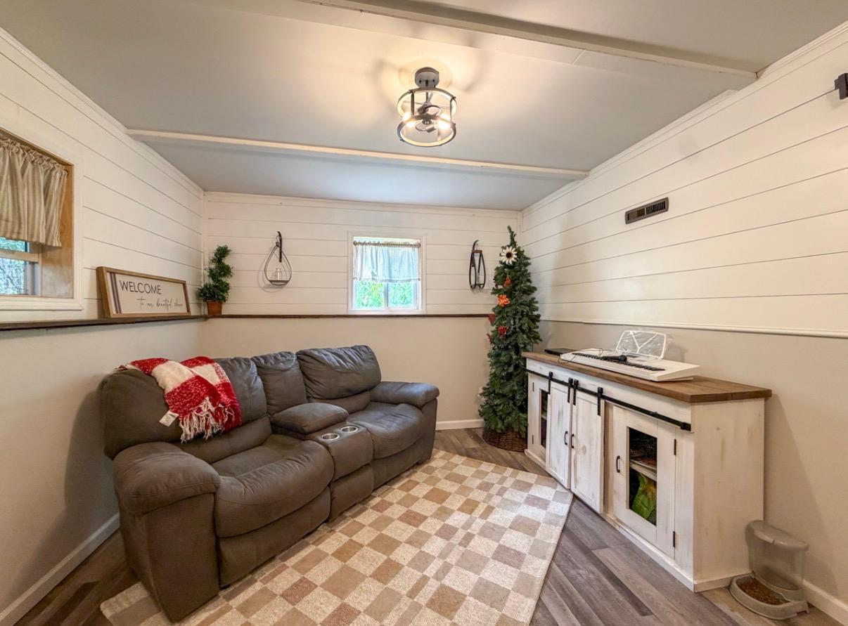 42869 County 2 Property Photo 18