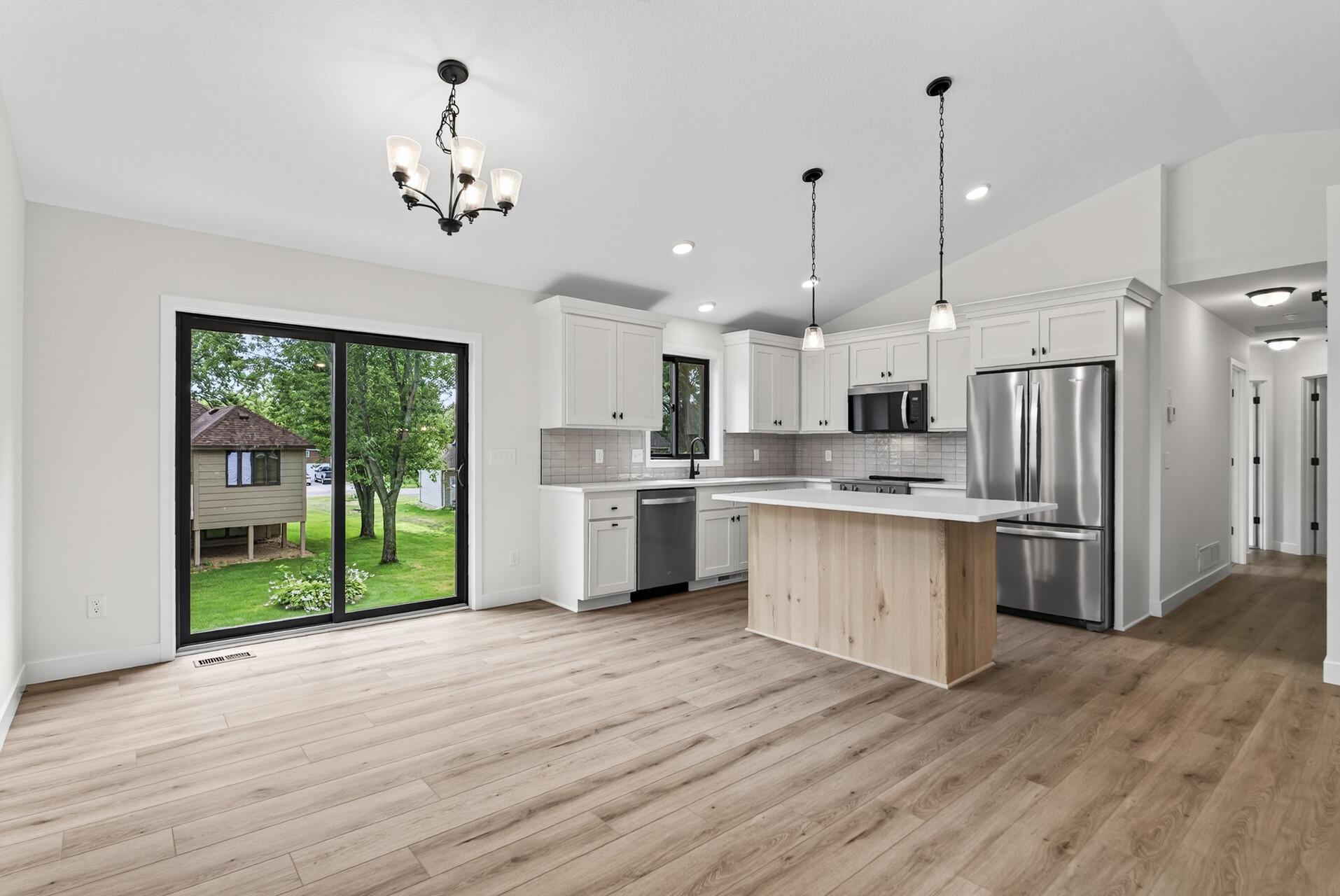10717 Lincoln Street Ne Property Photo 10