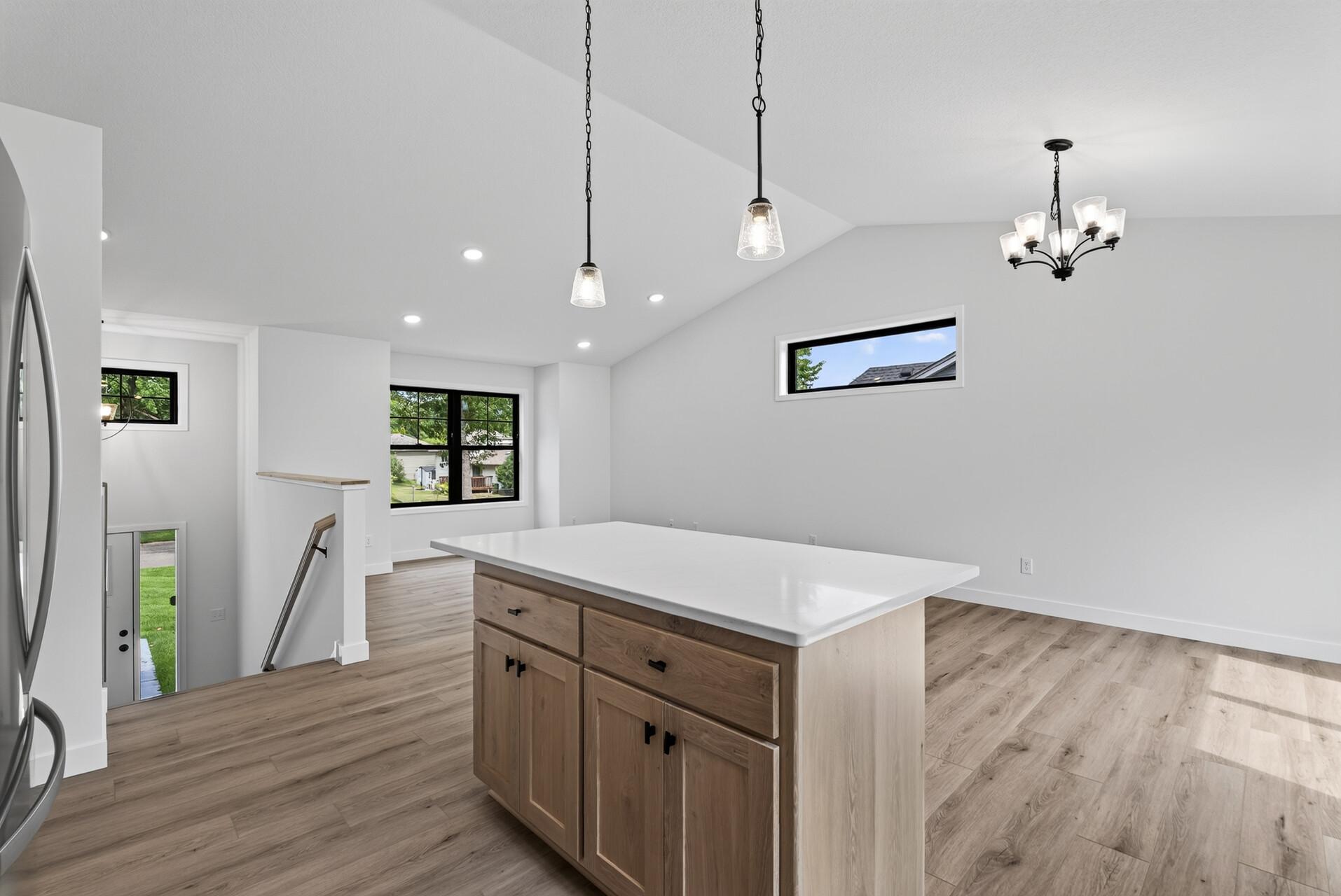 10717 Lincoln Street Ne Property Photo 14