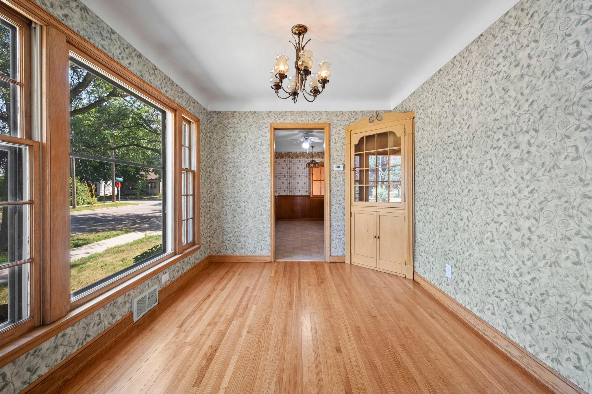 4366 Thomas Avenue N Property Photo 10
