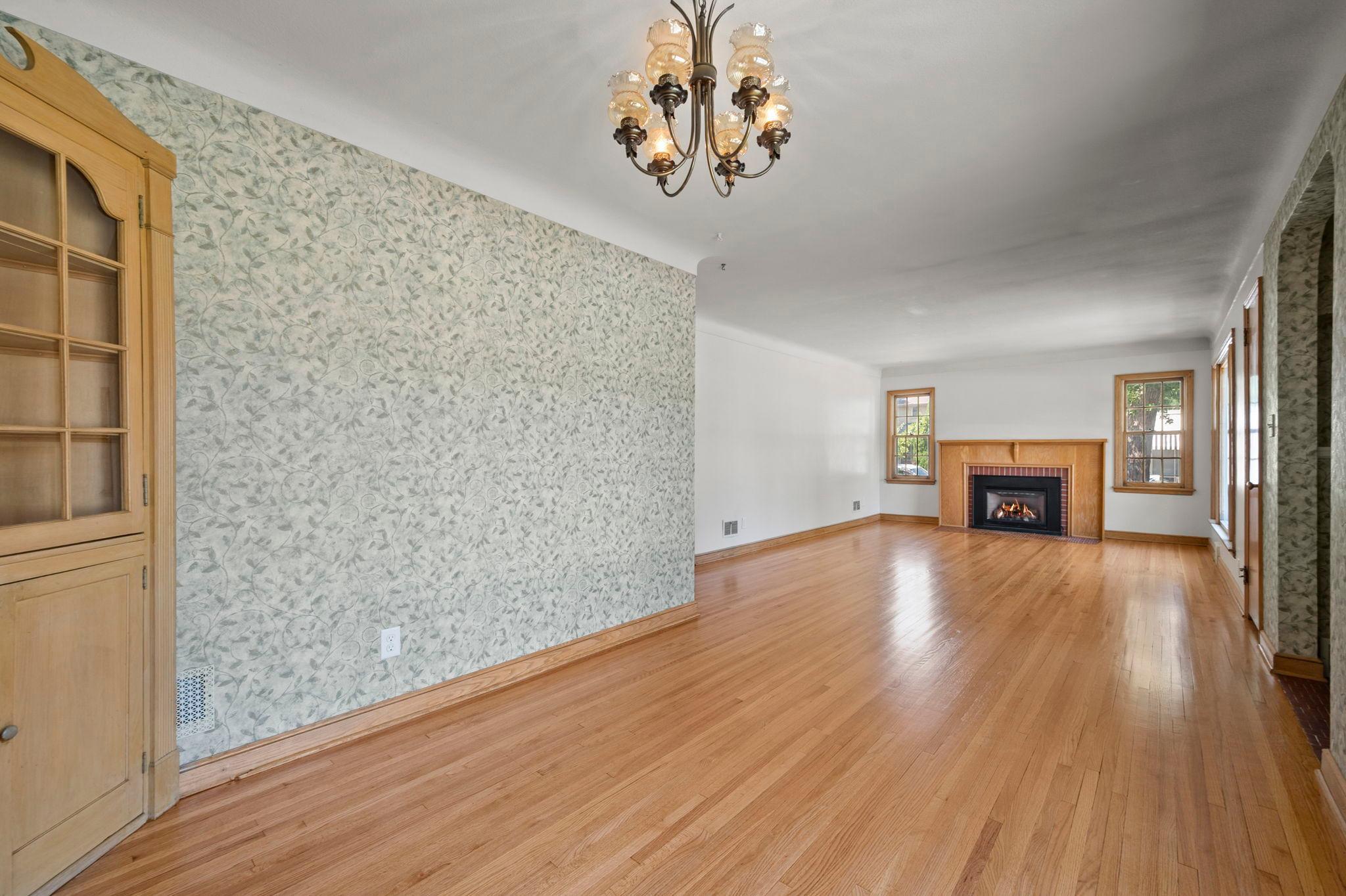 4366 Thomas Avenue N Property Photo 11