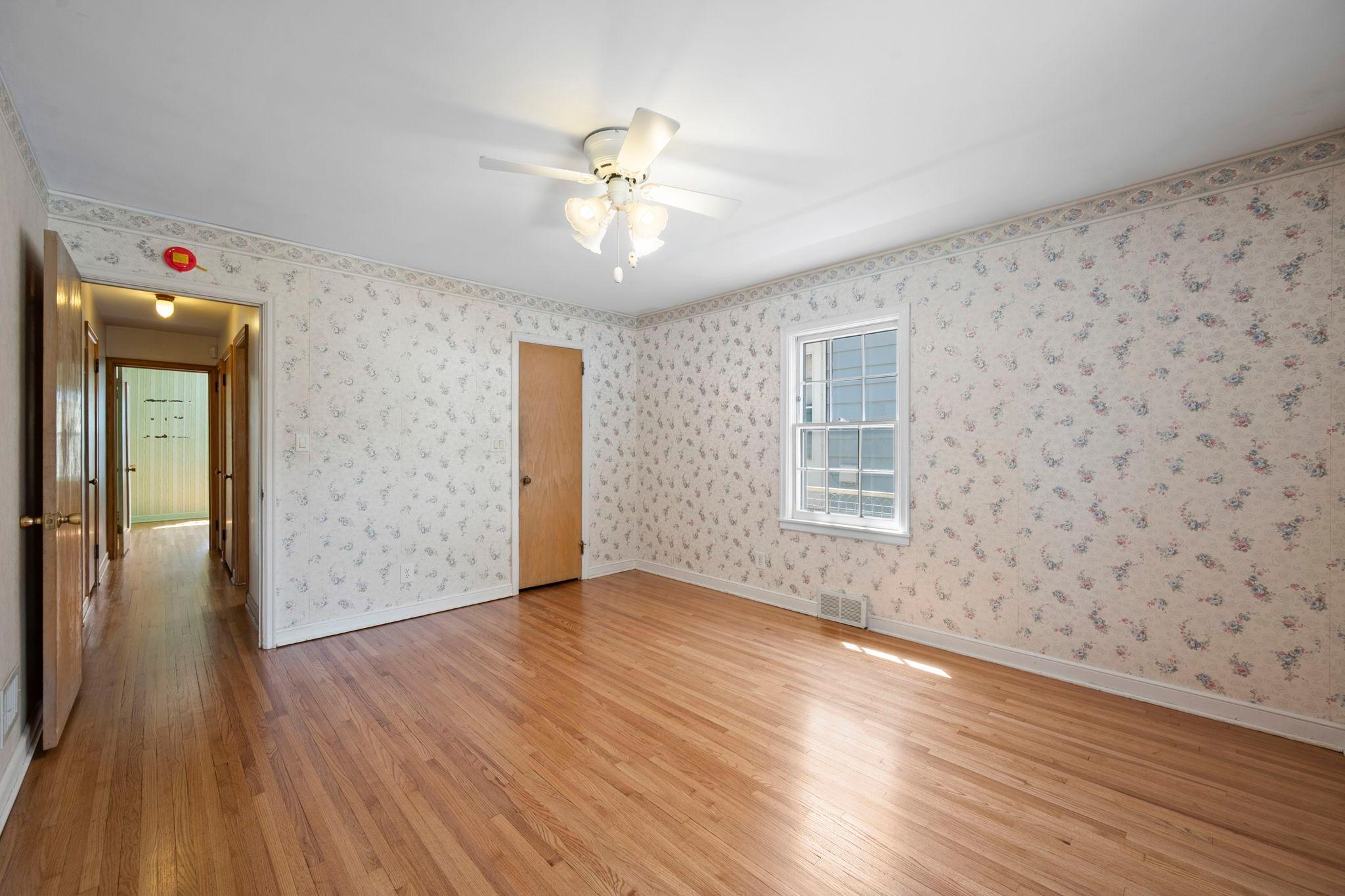 4366 Thomas Avenue N Property Photo 19