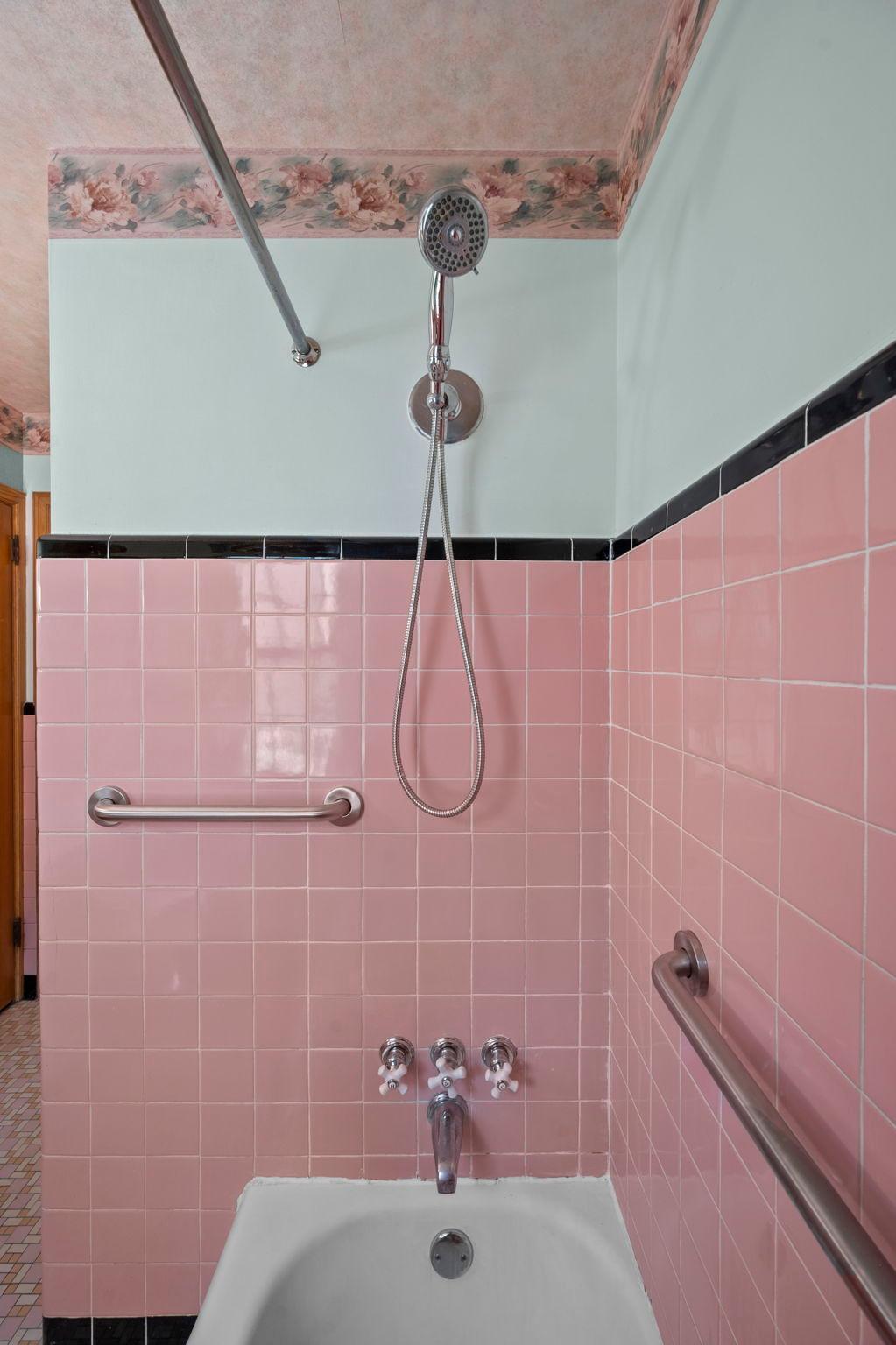 4366 Thomas Avenue N Property Photo 21