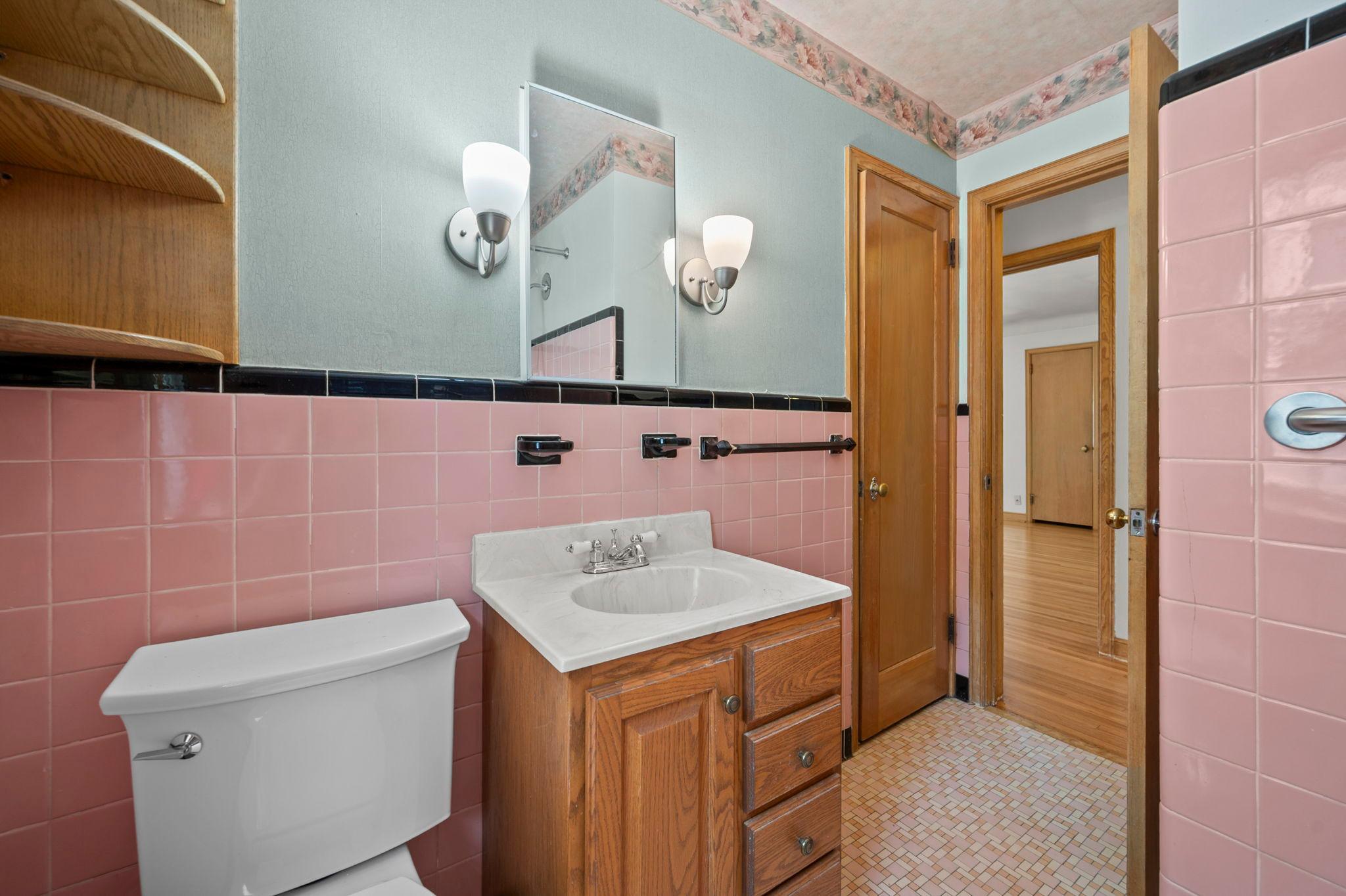 4366 Thomas Avenue N Property Photo 22