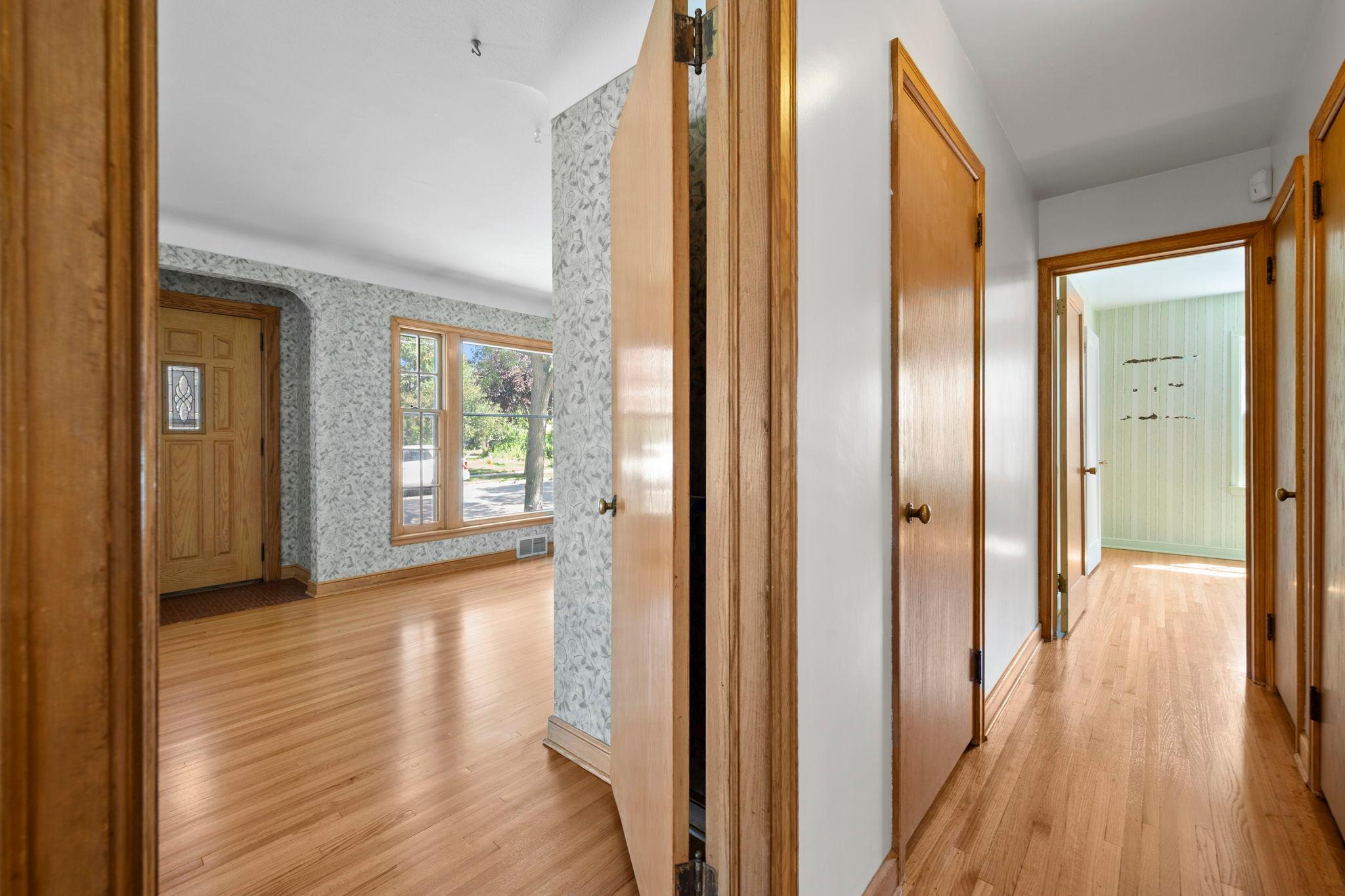 4366 Thomas Avenue N Property Photo 23