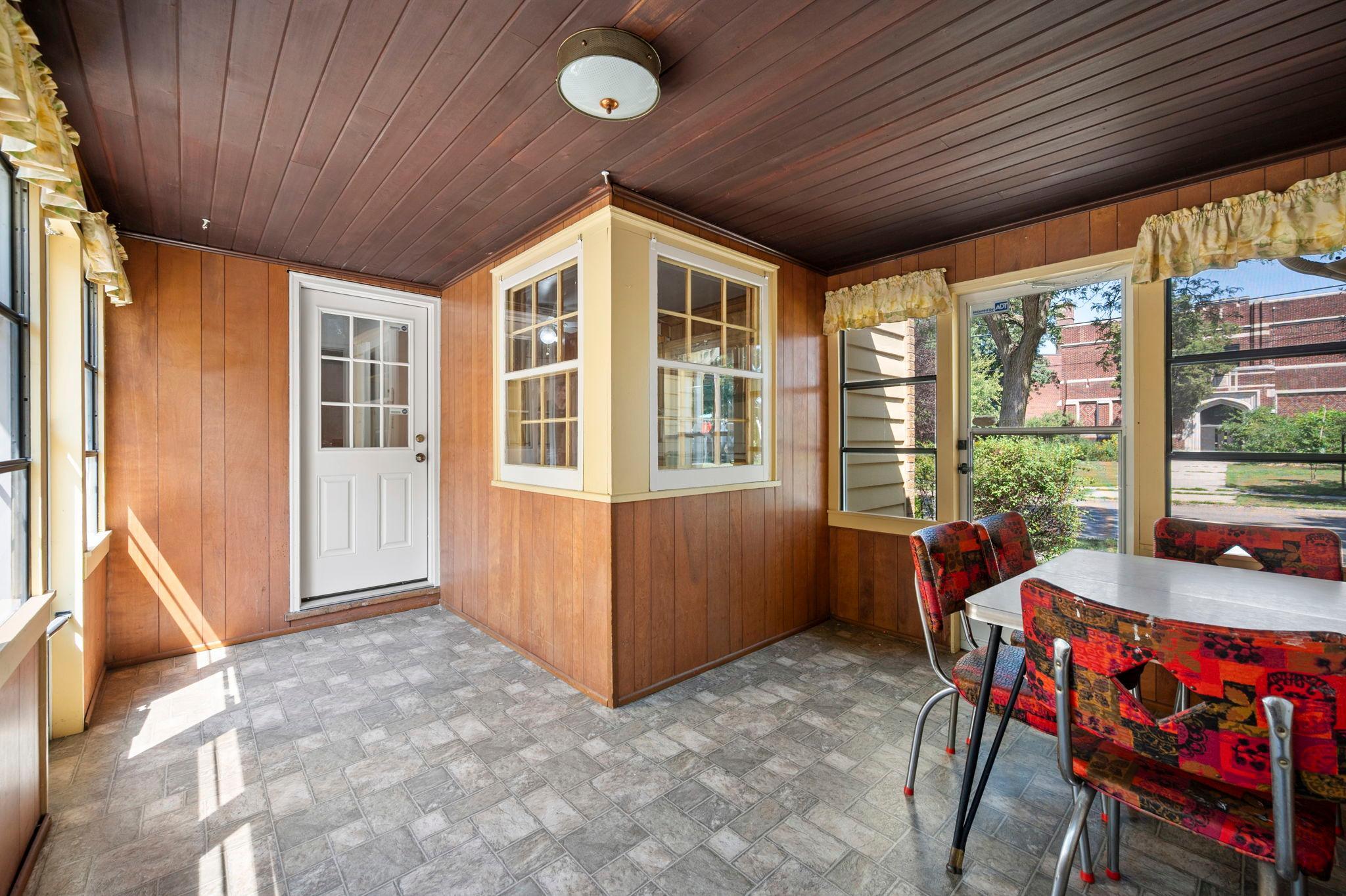 4366 Thomas Avenue N Property Photo 36