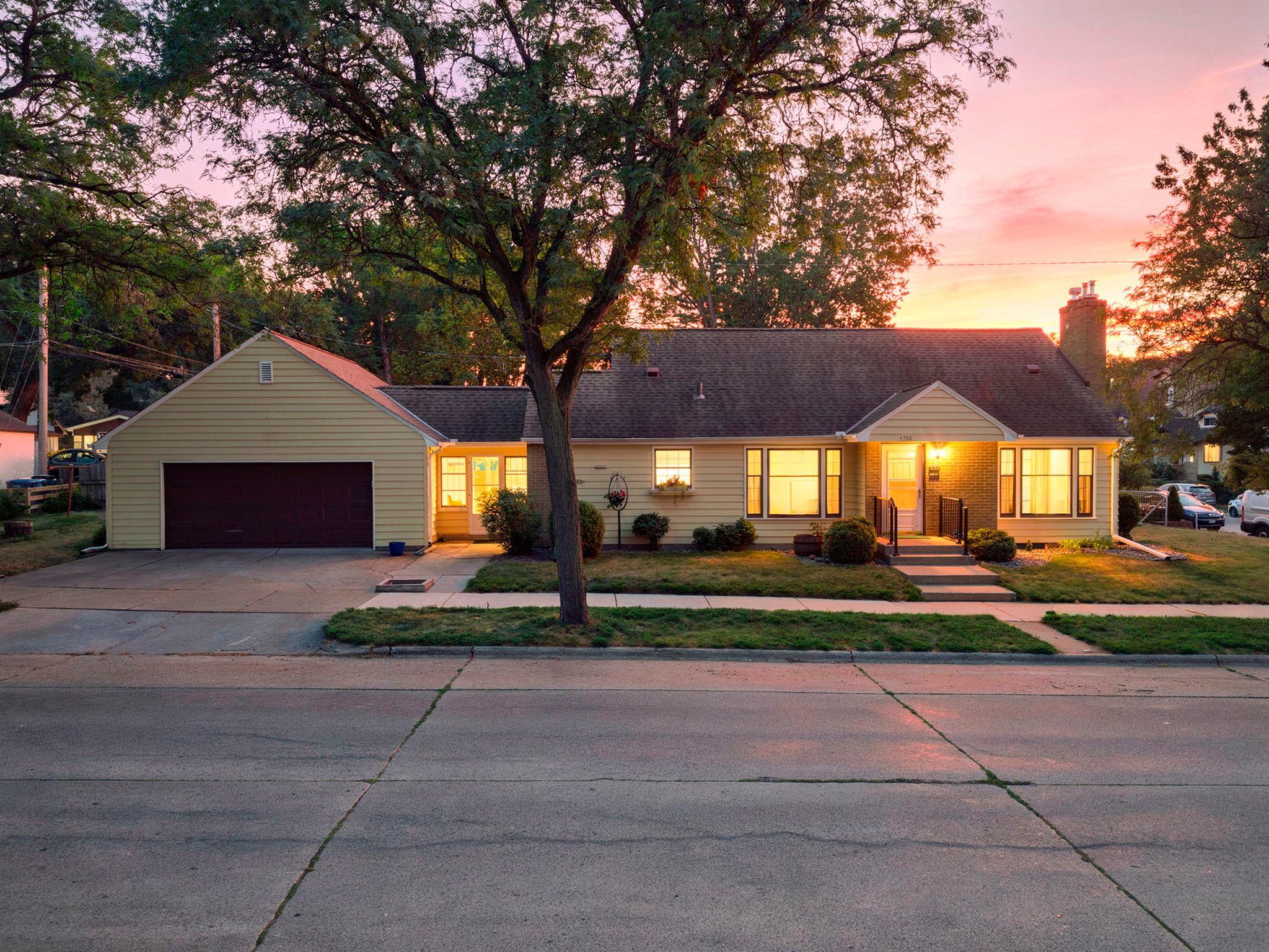 4366 Thomas Avenue N Property Photo 45