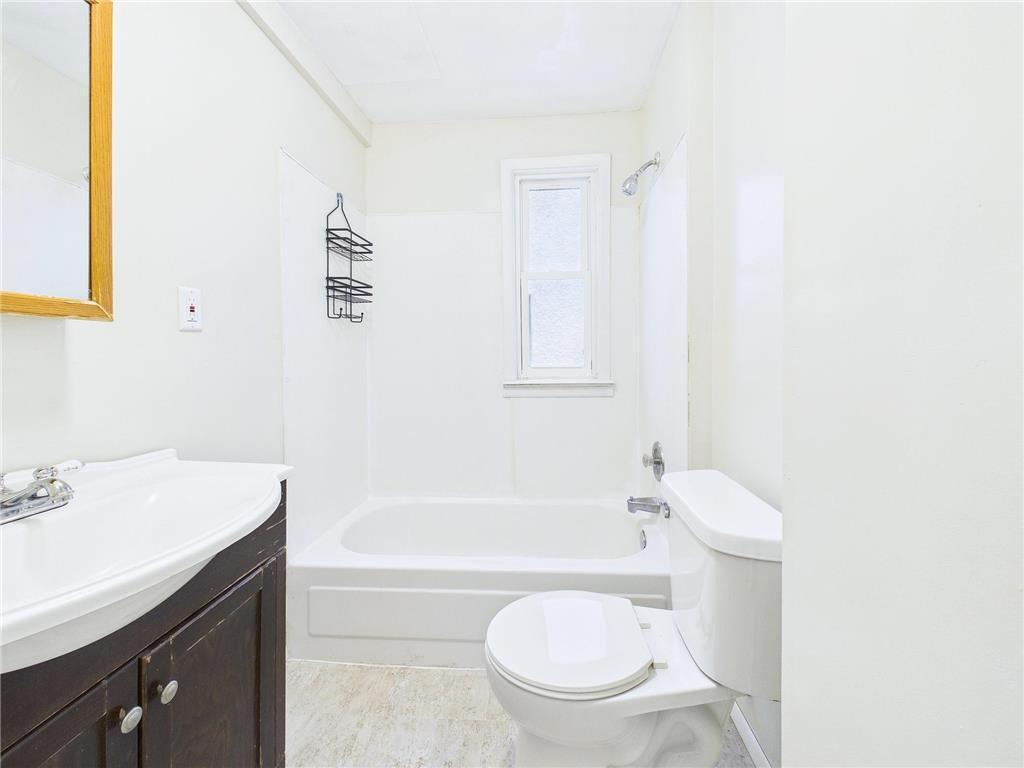 2633 Taylor Street Ne Property Photo 4