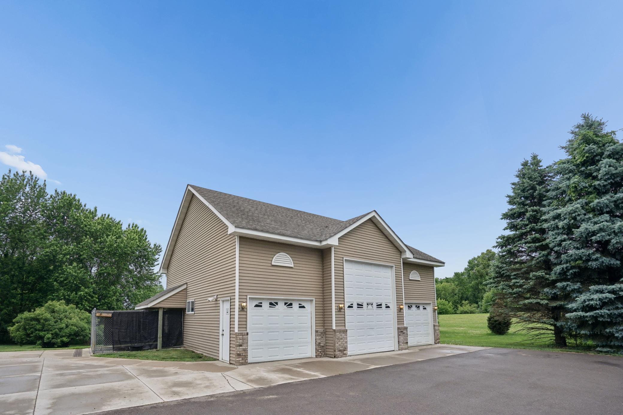 885 Katydid Lane Ne Property Photo 6