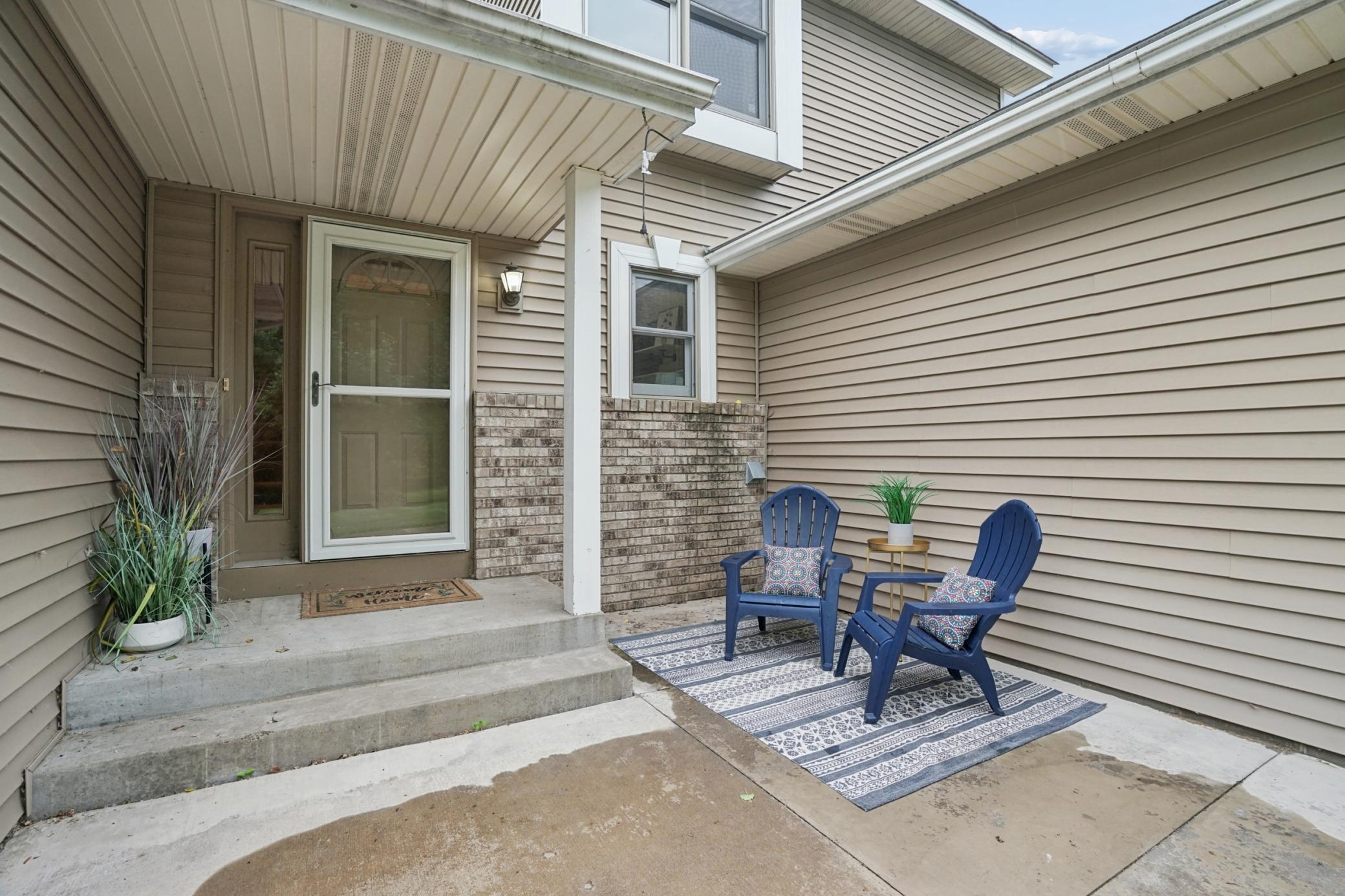 885 Katydid Lane Ne Property Photo 8