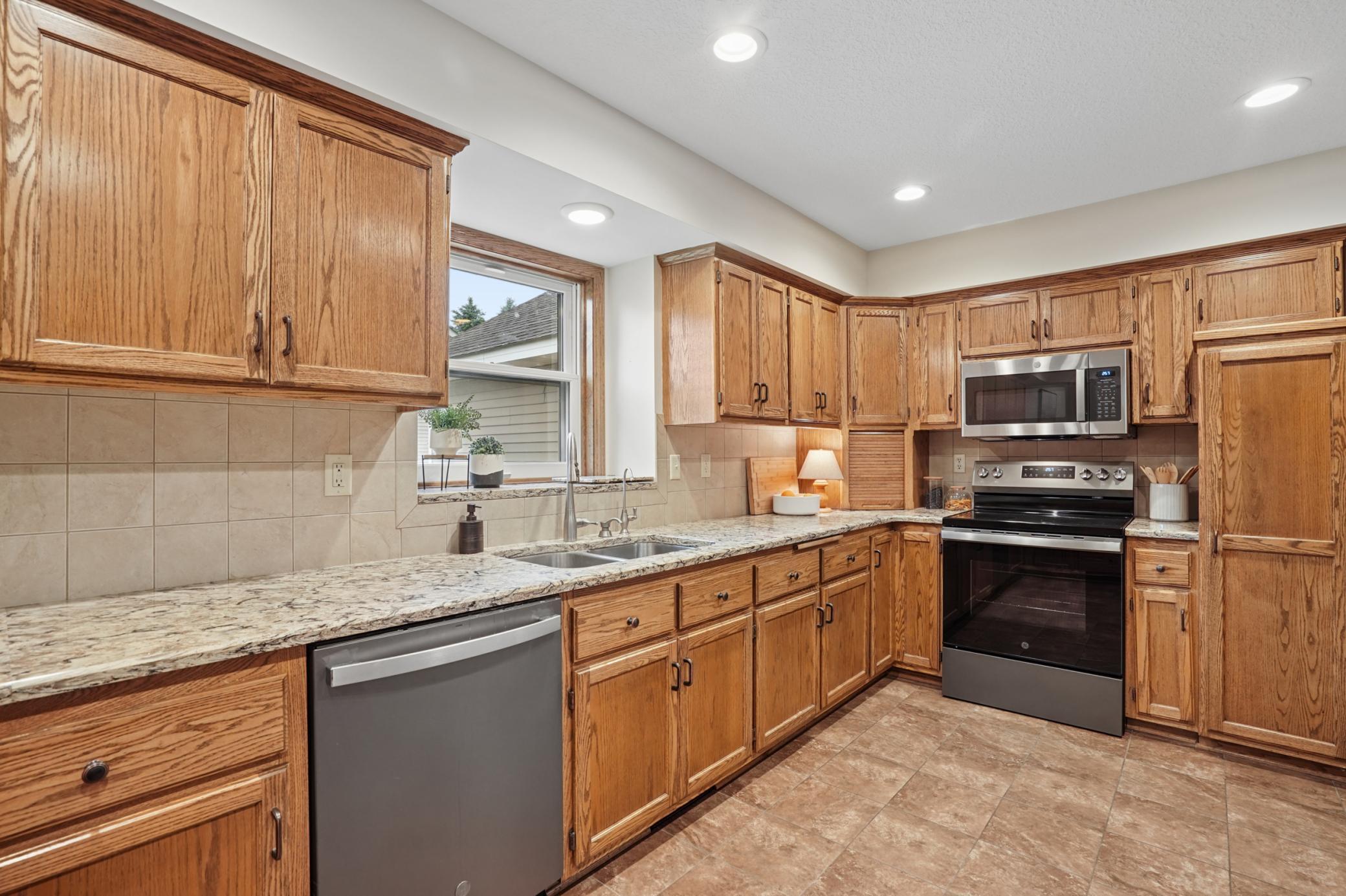 885 Katydid Lane Ne Property Photo 21